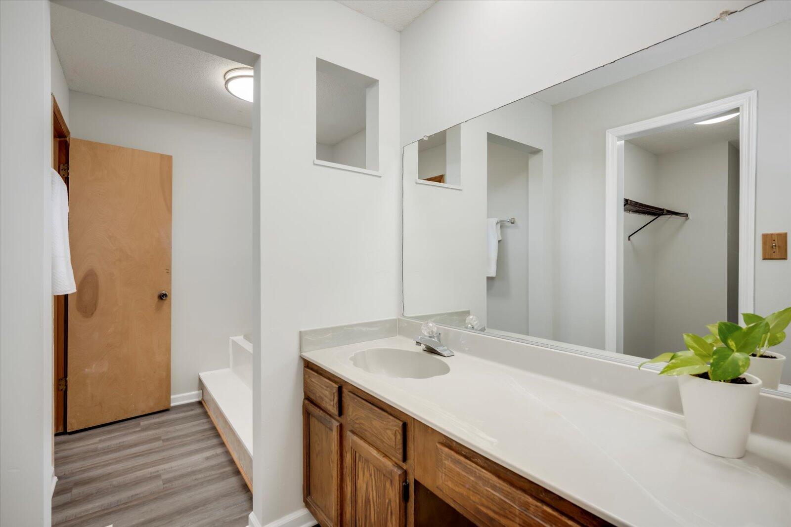 100 TENNIS COURT Circle