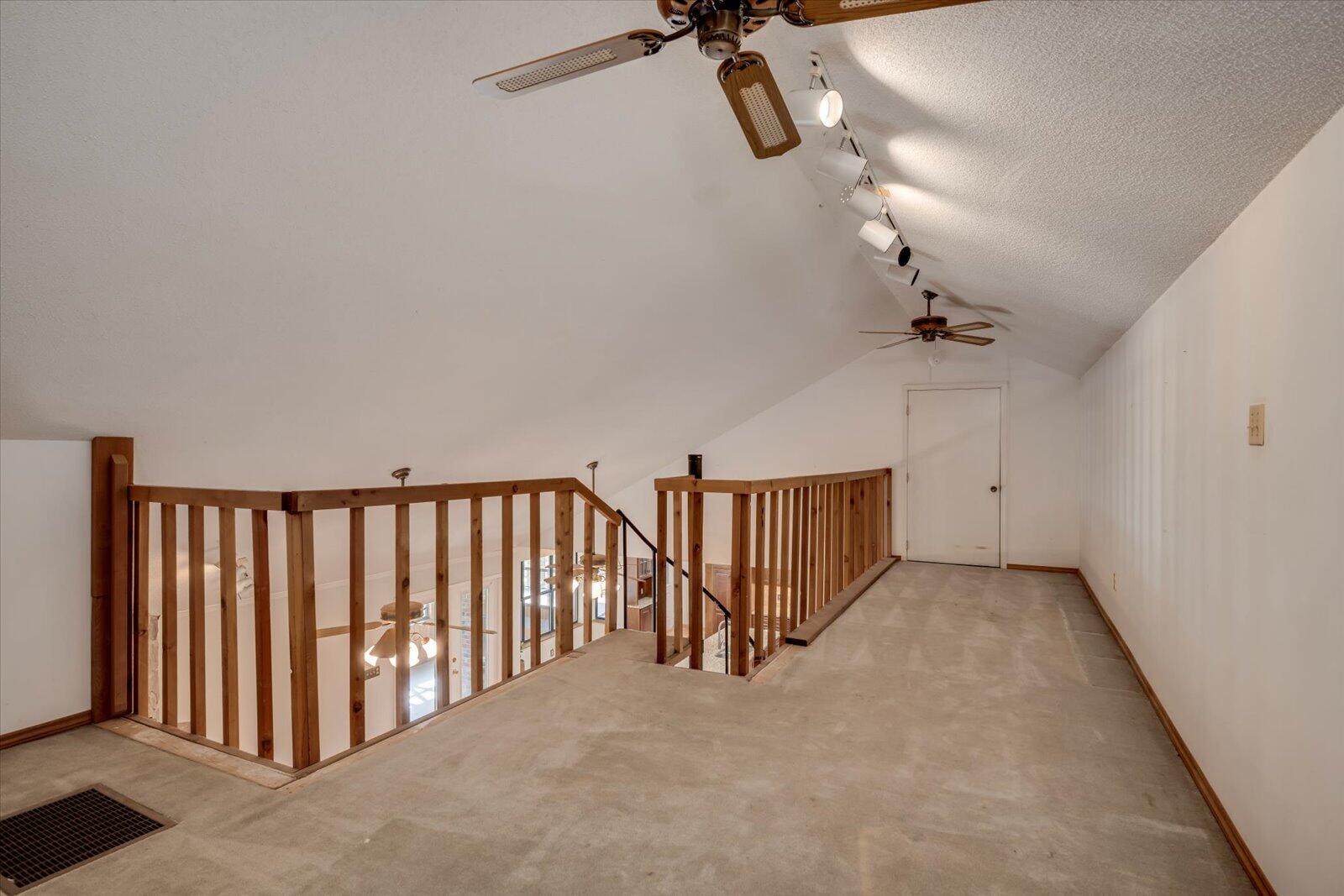 100 TENNIS COURT Circle