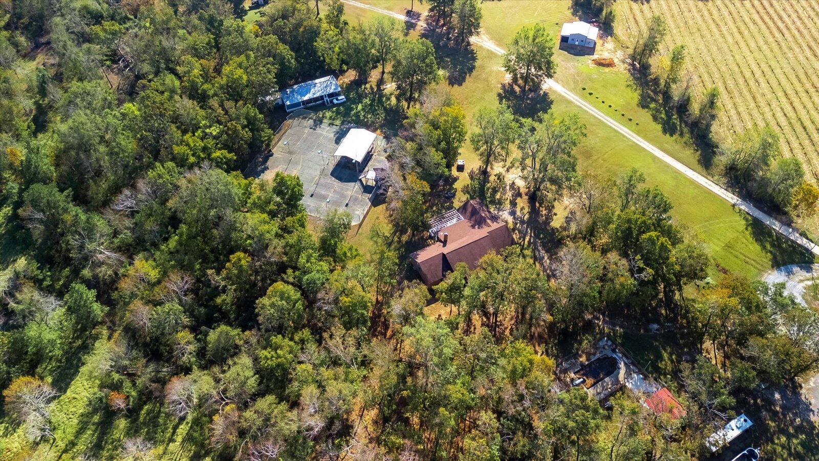 100 TENNIS COURT Circle