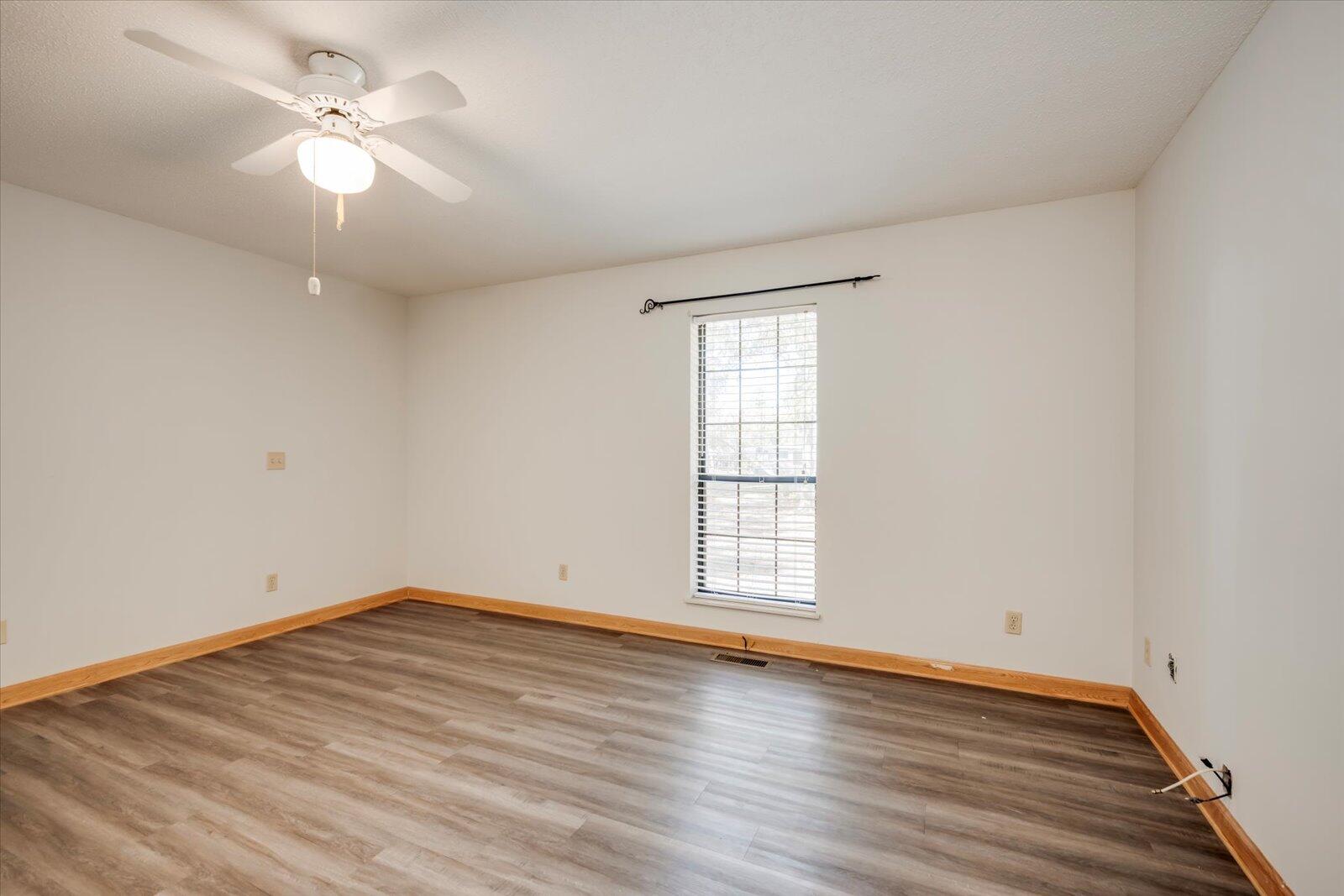 100 TENNIS COURT Circle