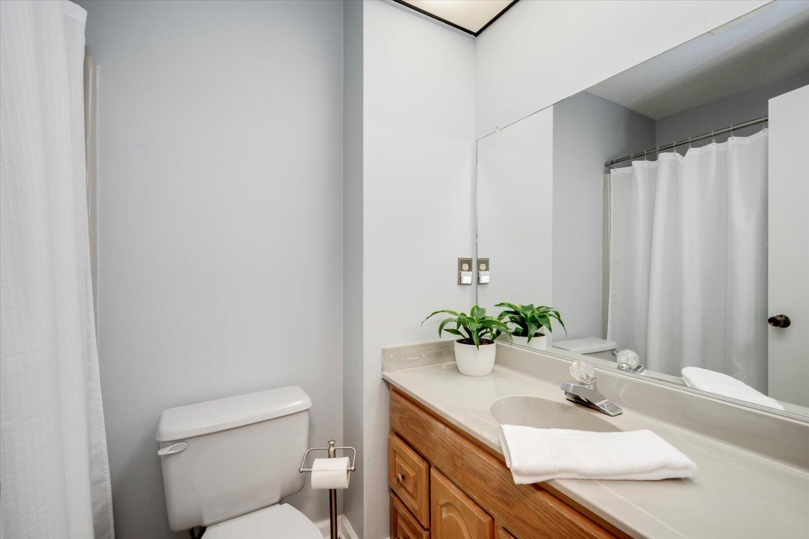 100 TENNIS COURT Circle