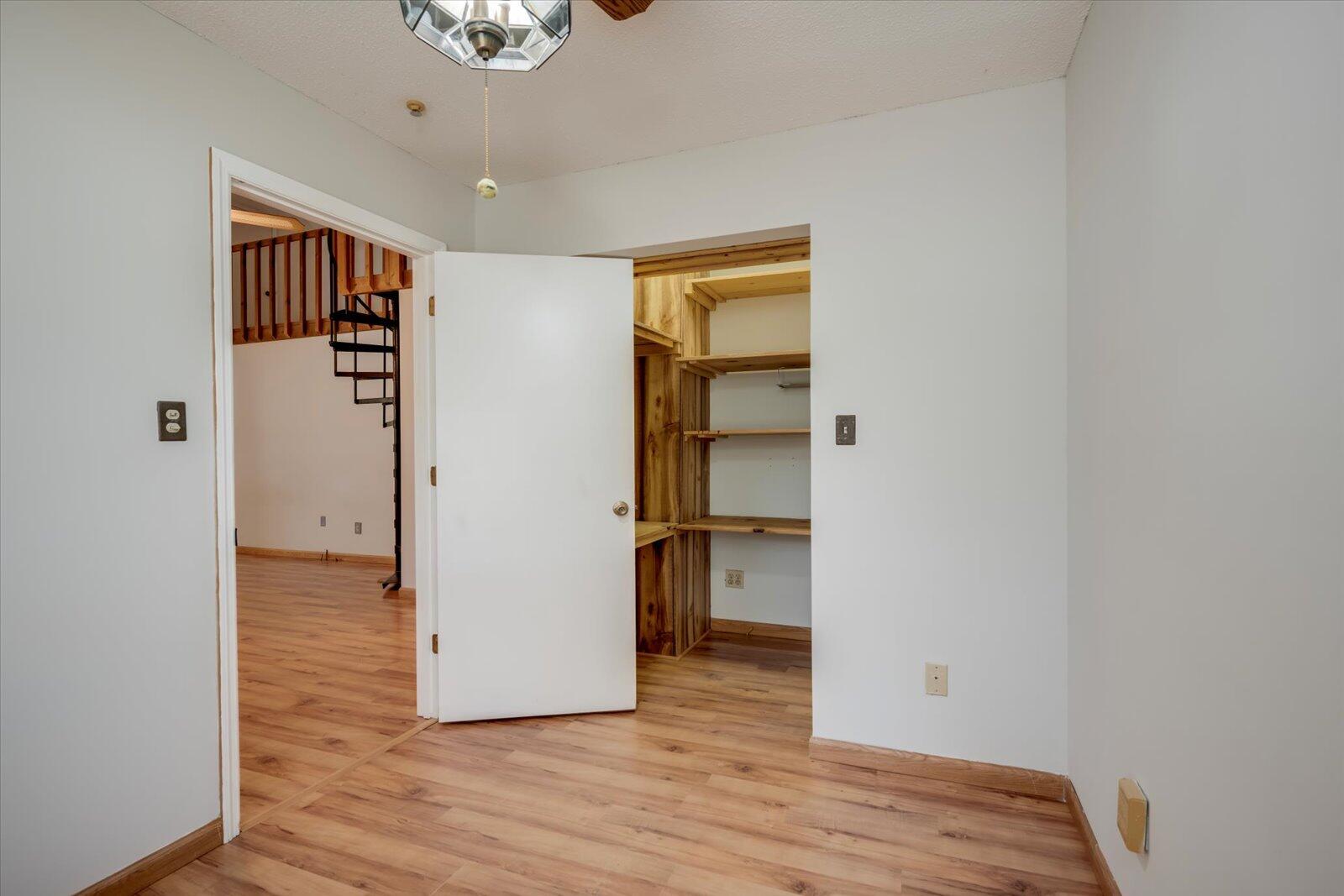 100 TENNIS COURT Circle