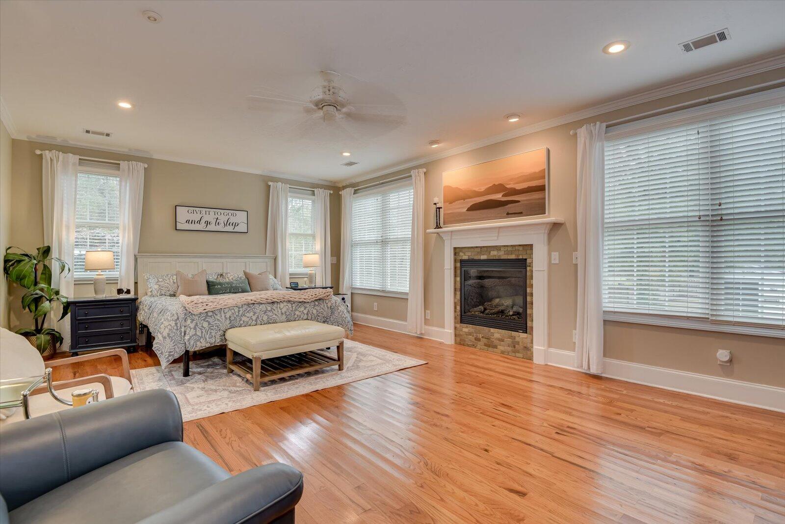 218 CRESTRIDGE Drive