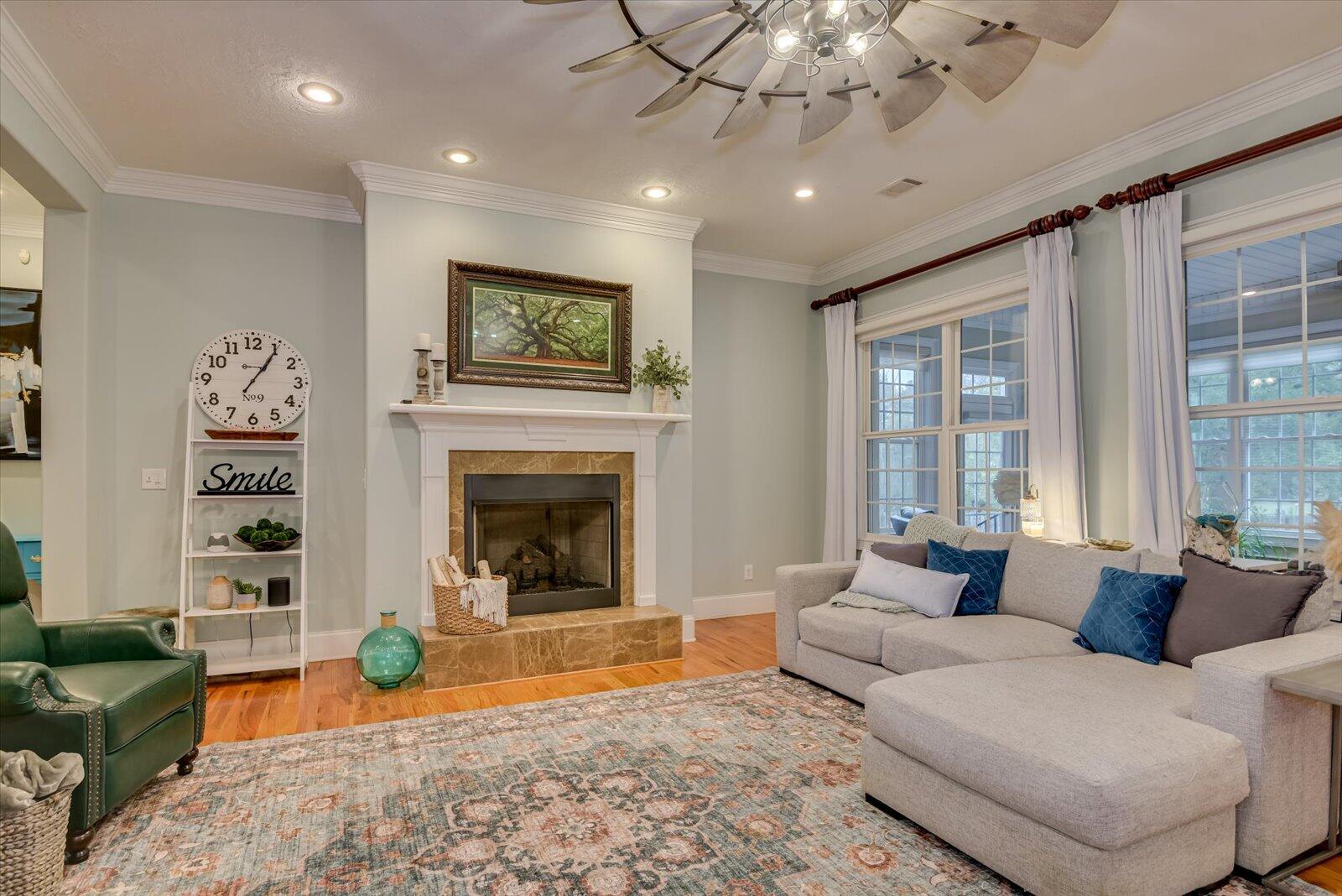 218 CRESTRIDGE Drive