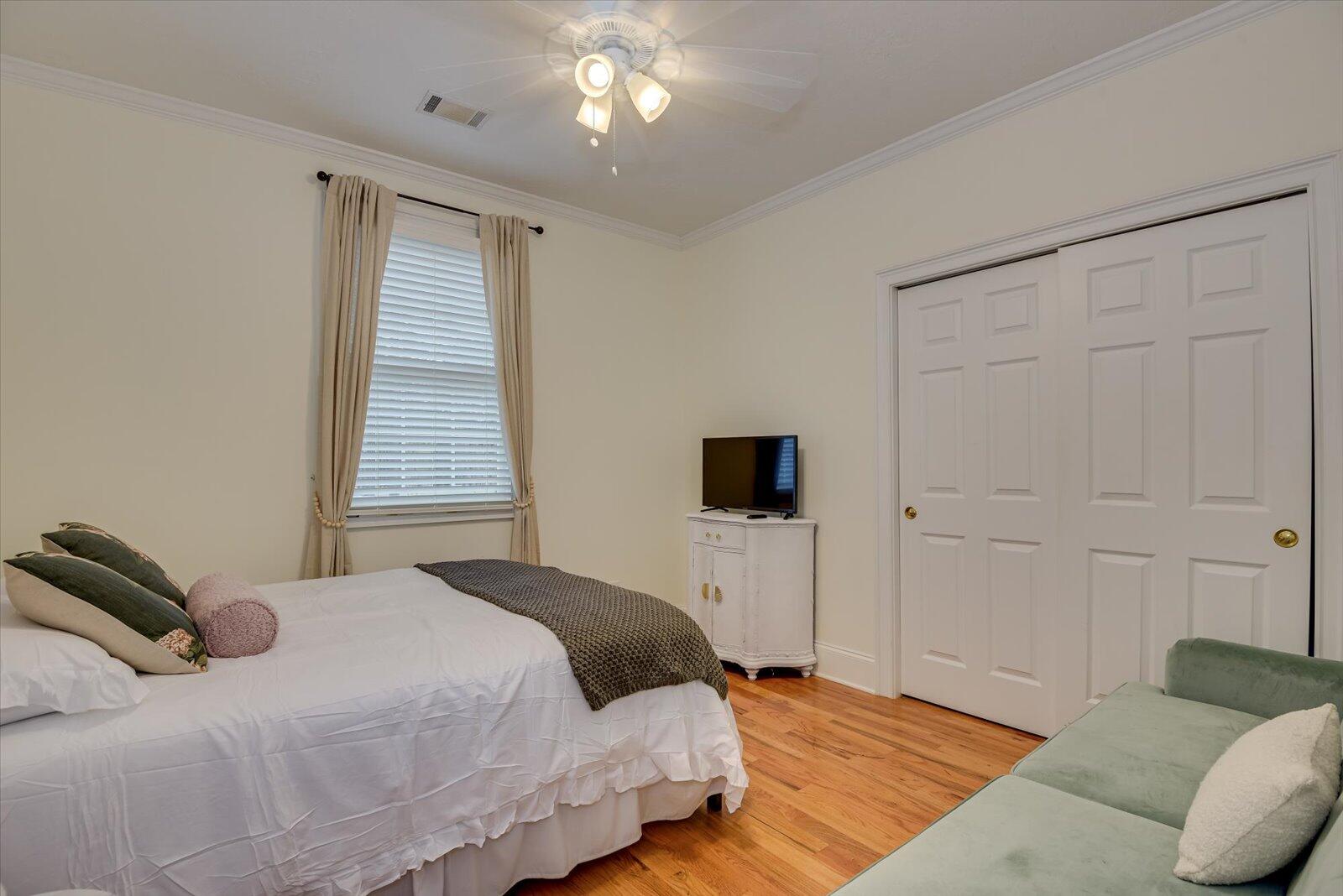 218 CRESTRIDGE Drive