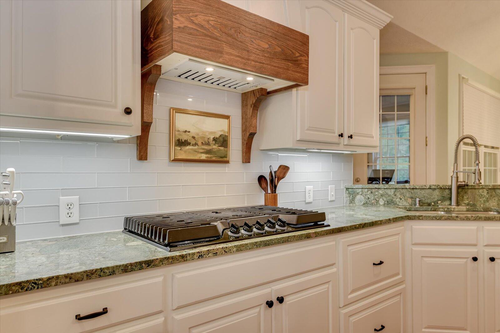 218 CRESTRIDGE Drive