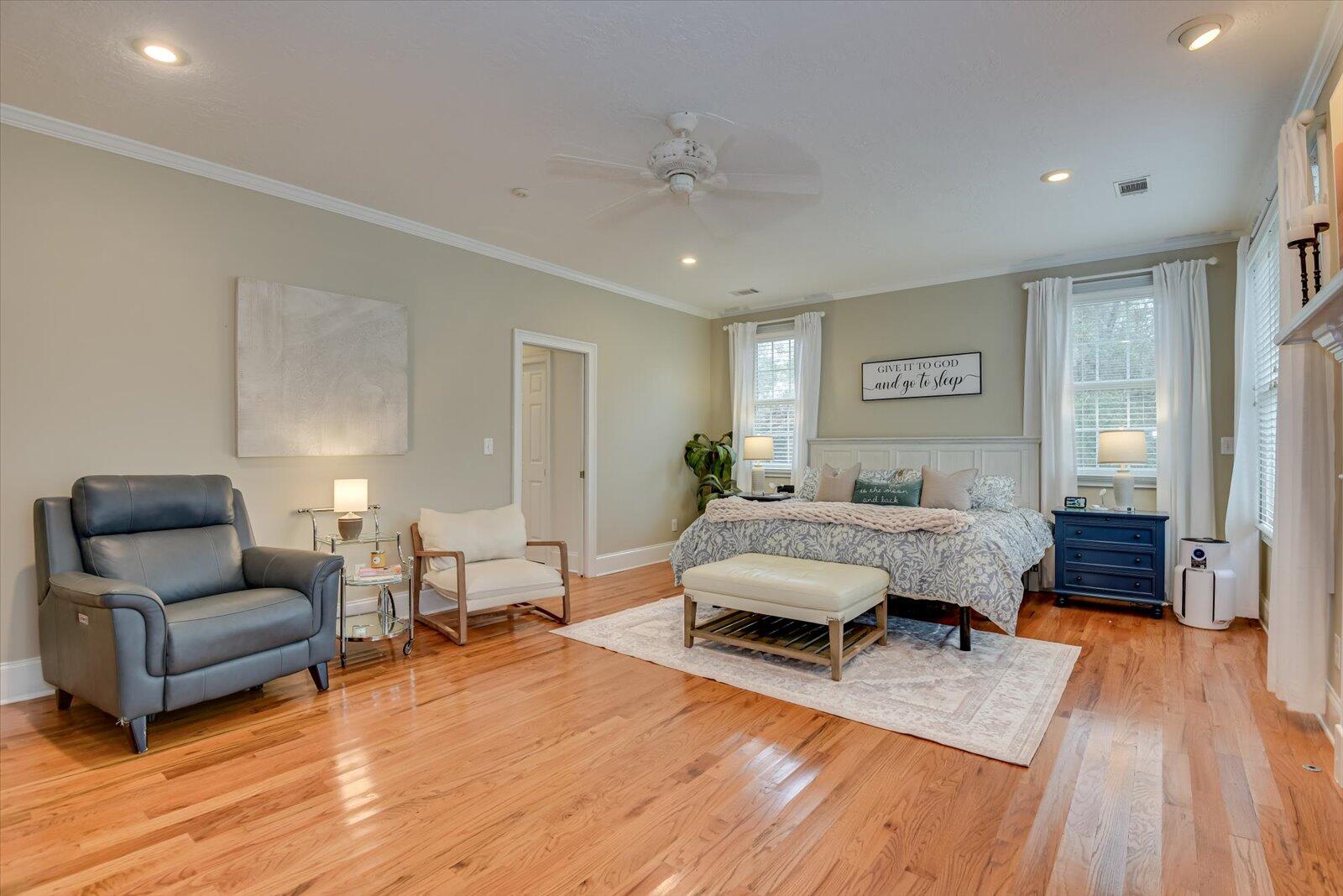 218 CRESTRIDGE Drive