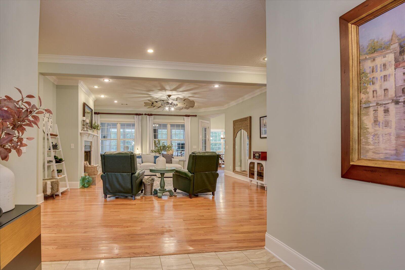 218 CRESTRIDGE Drive