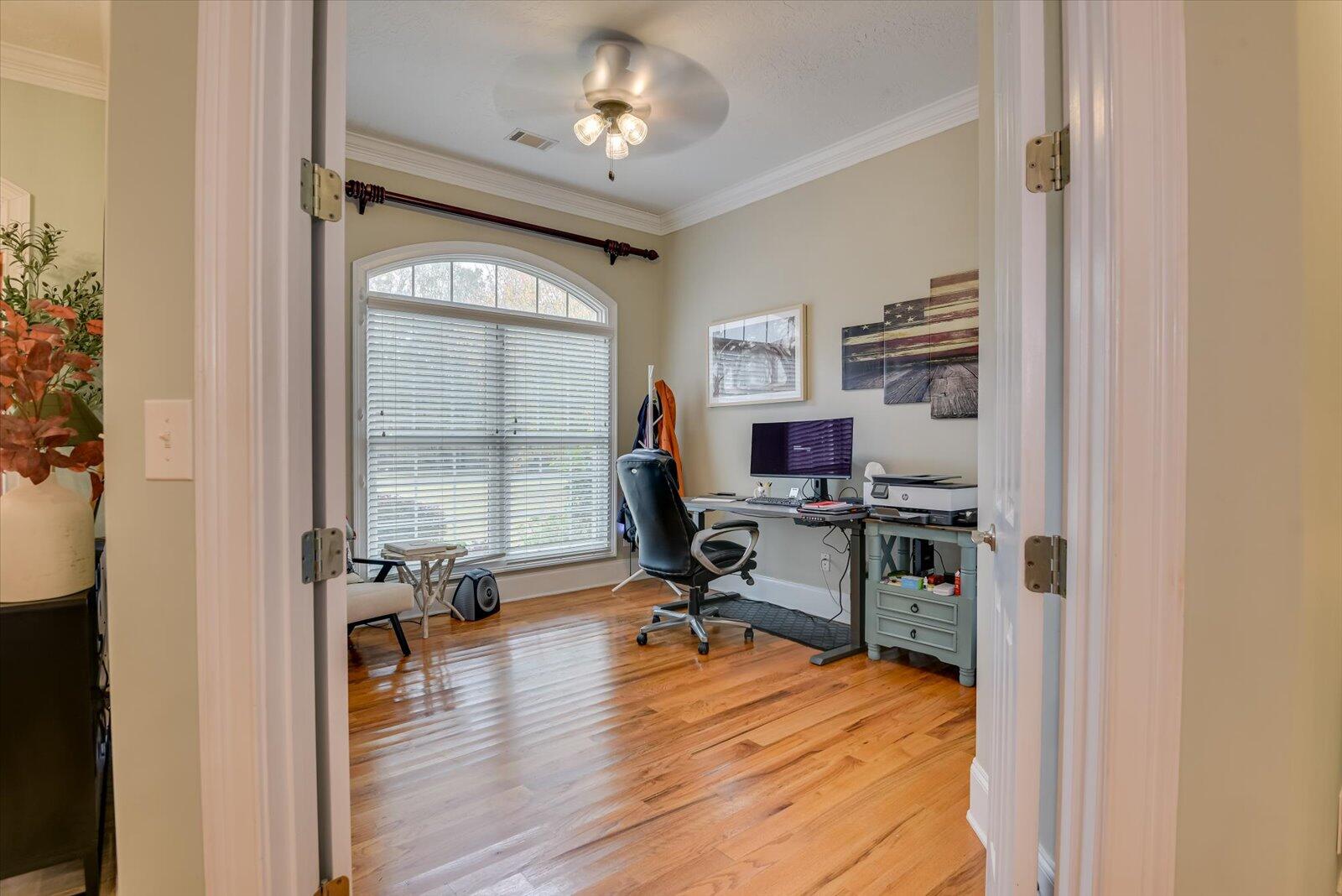 218 CRESTRIDGE Drive