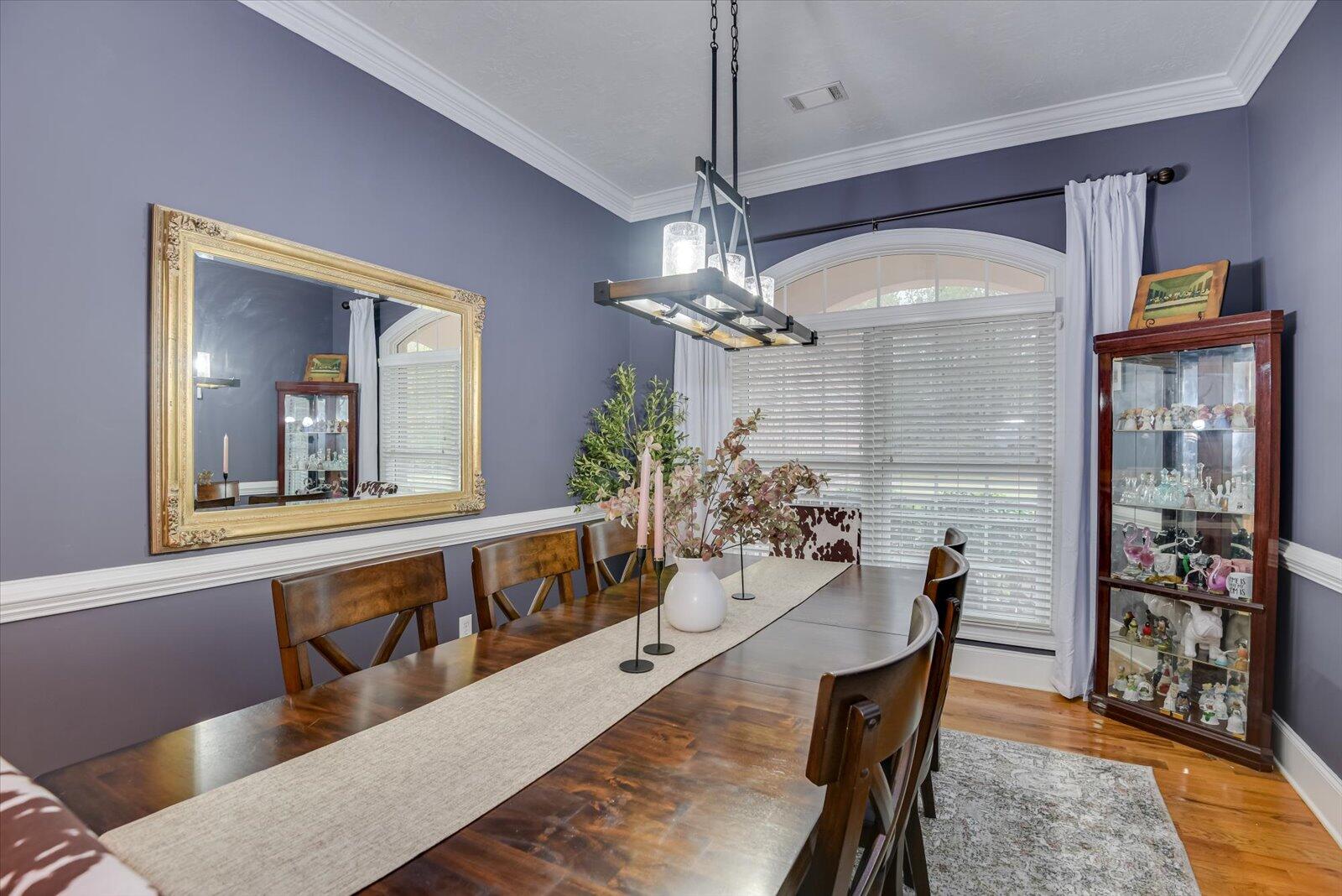 218 CRESTRIDGE Drive