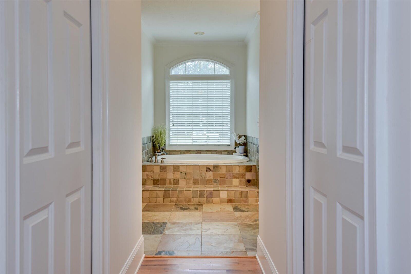 218 CRESTRIDGE Drive