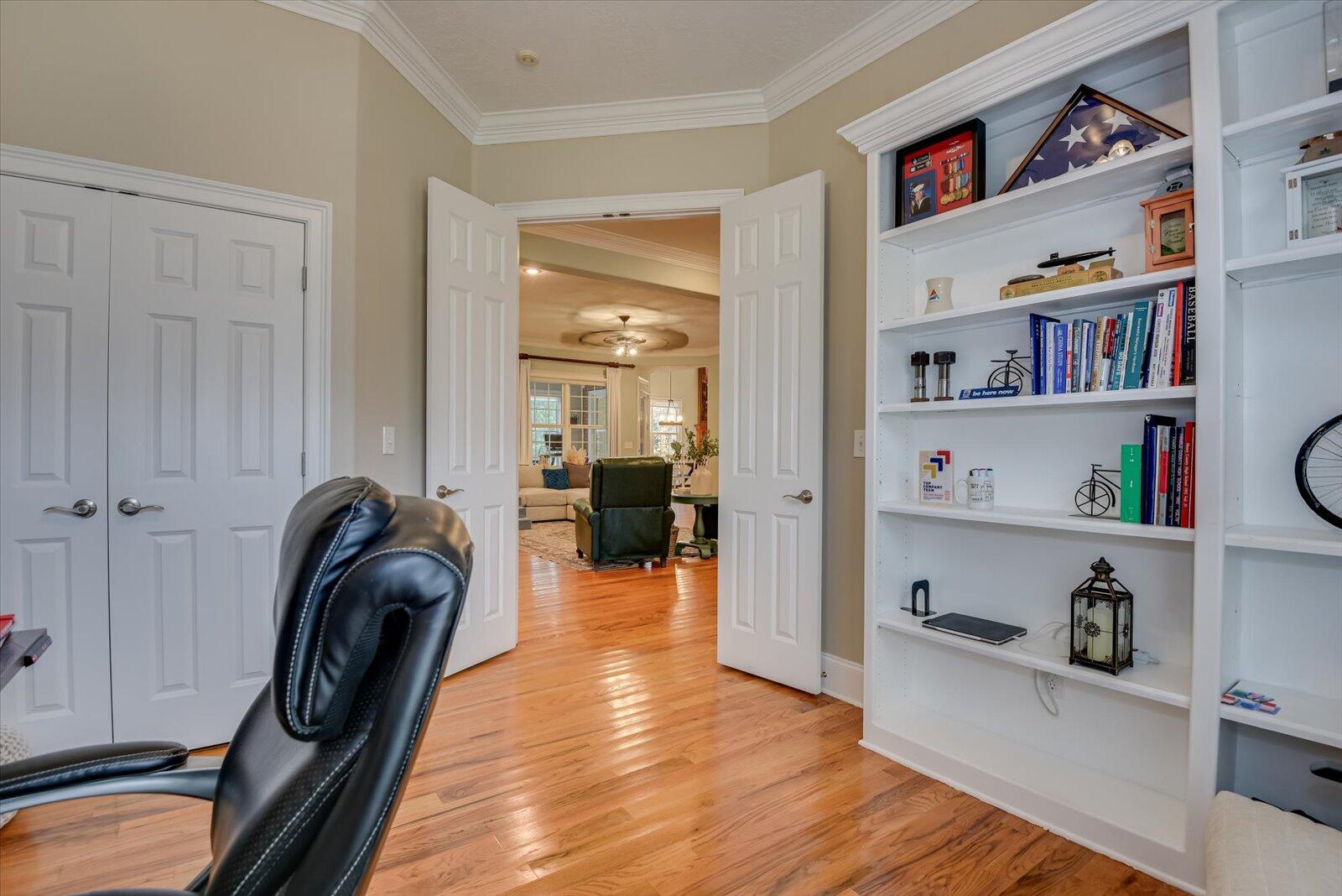 218 CRESTRIDGE Drive