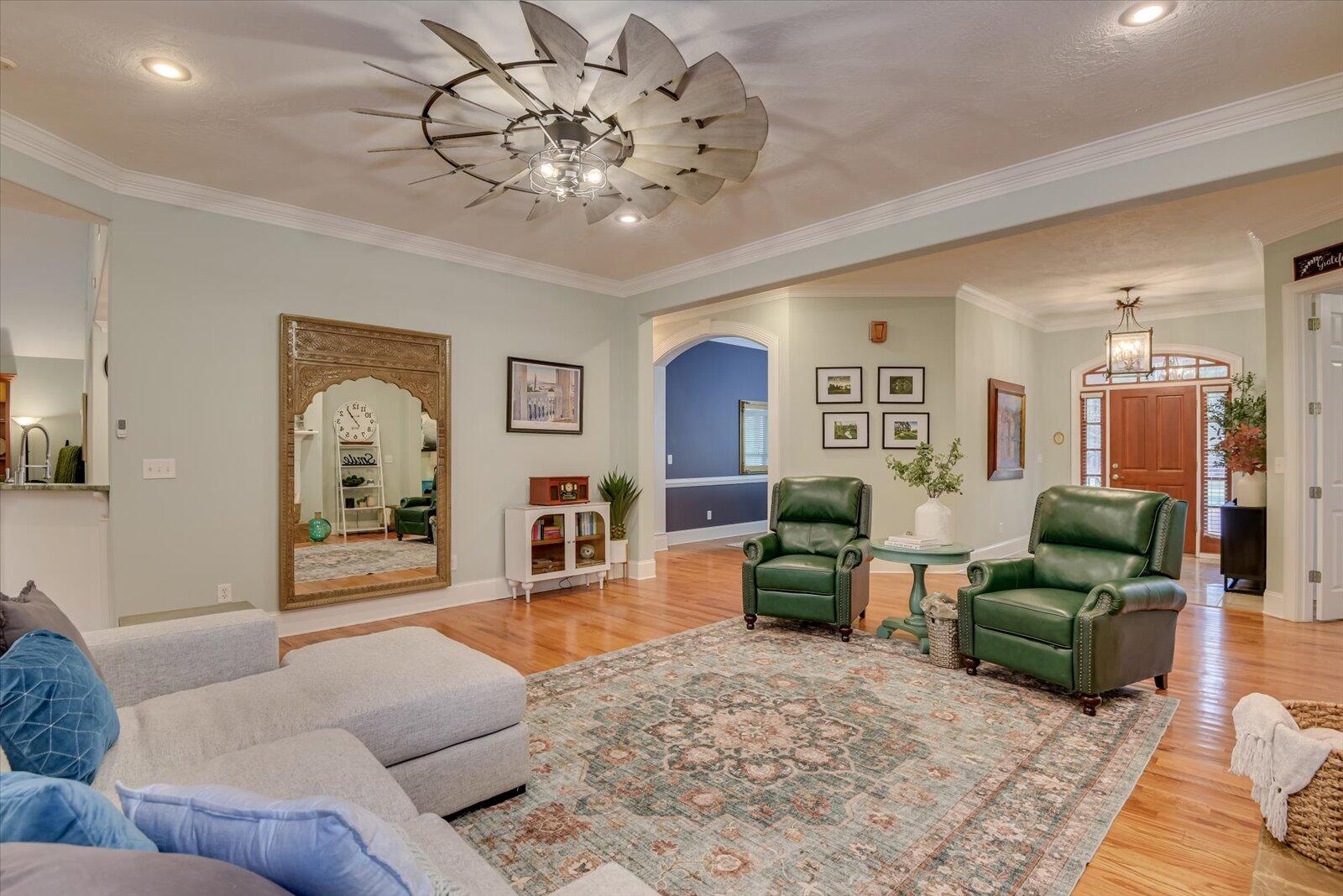 218 CRESTRIDGE Drive