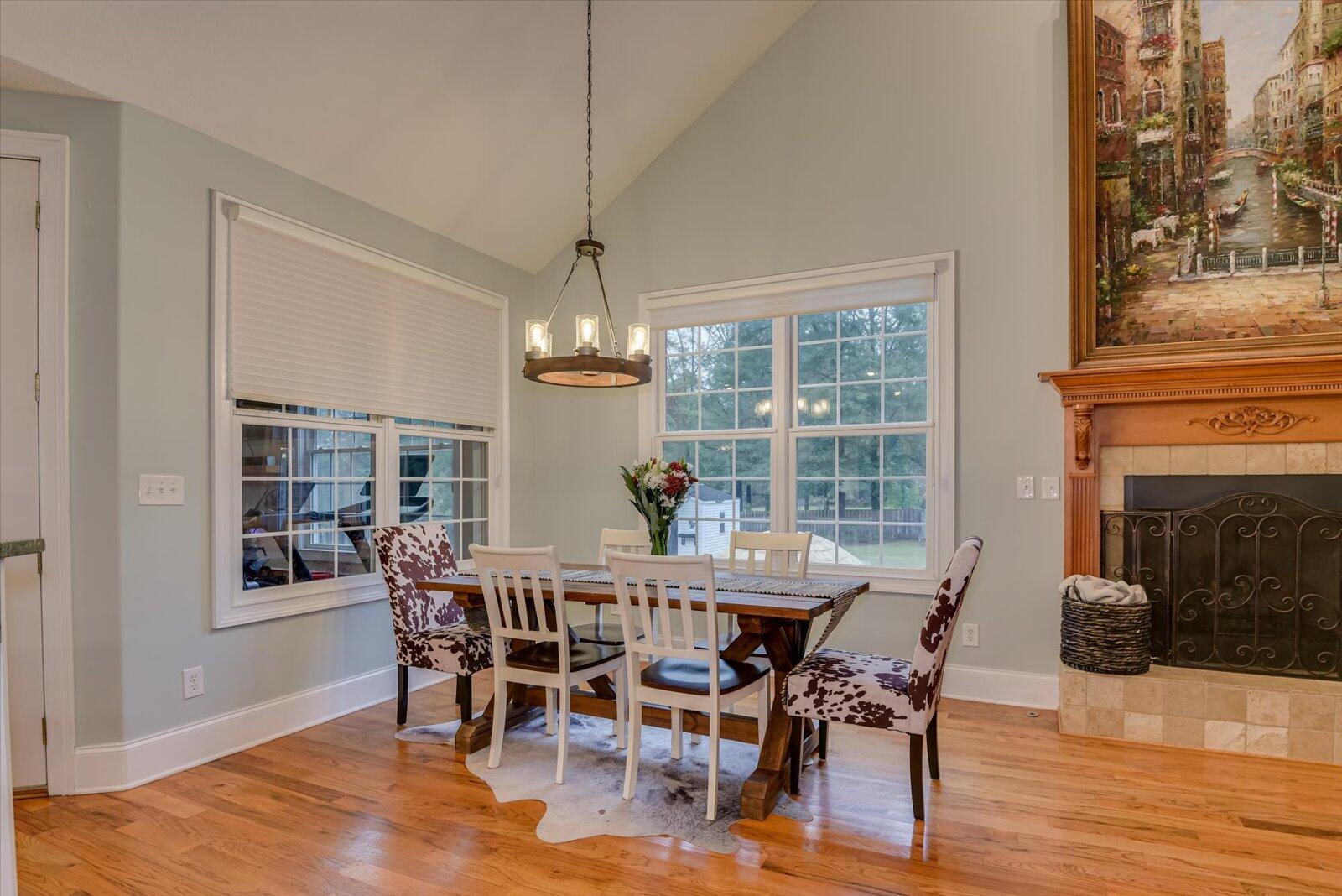 218 CRESTRIDGE Drive