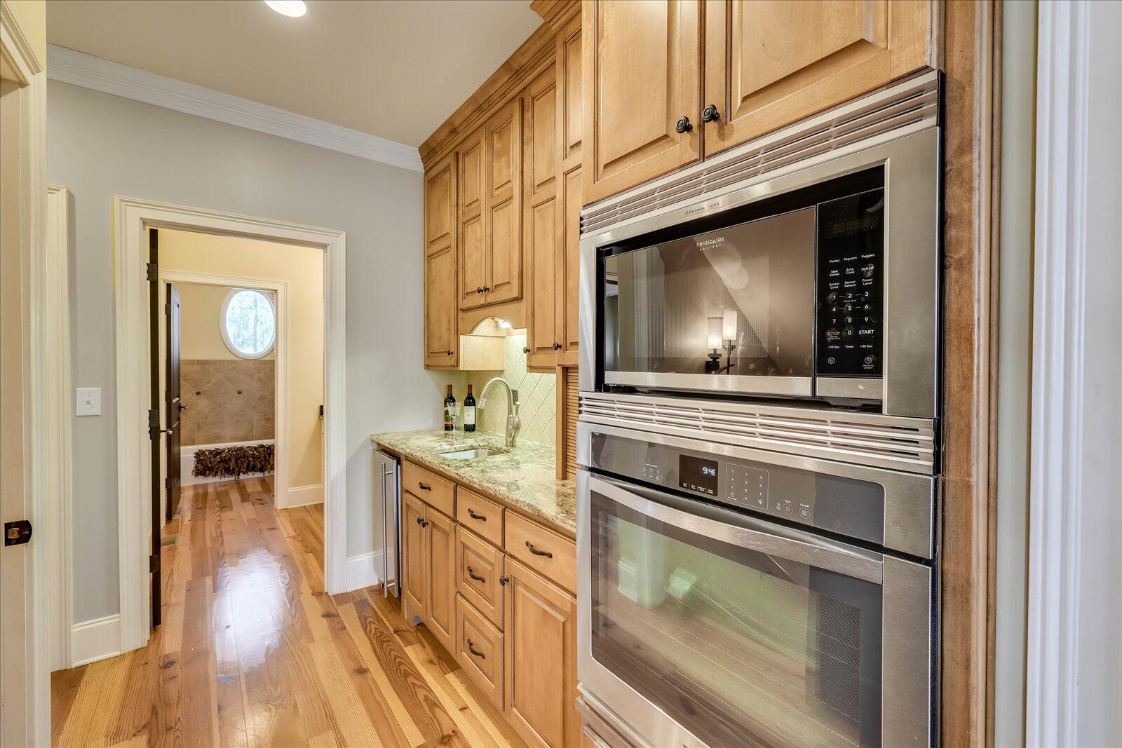 250 CRESTRIDGE Drive