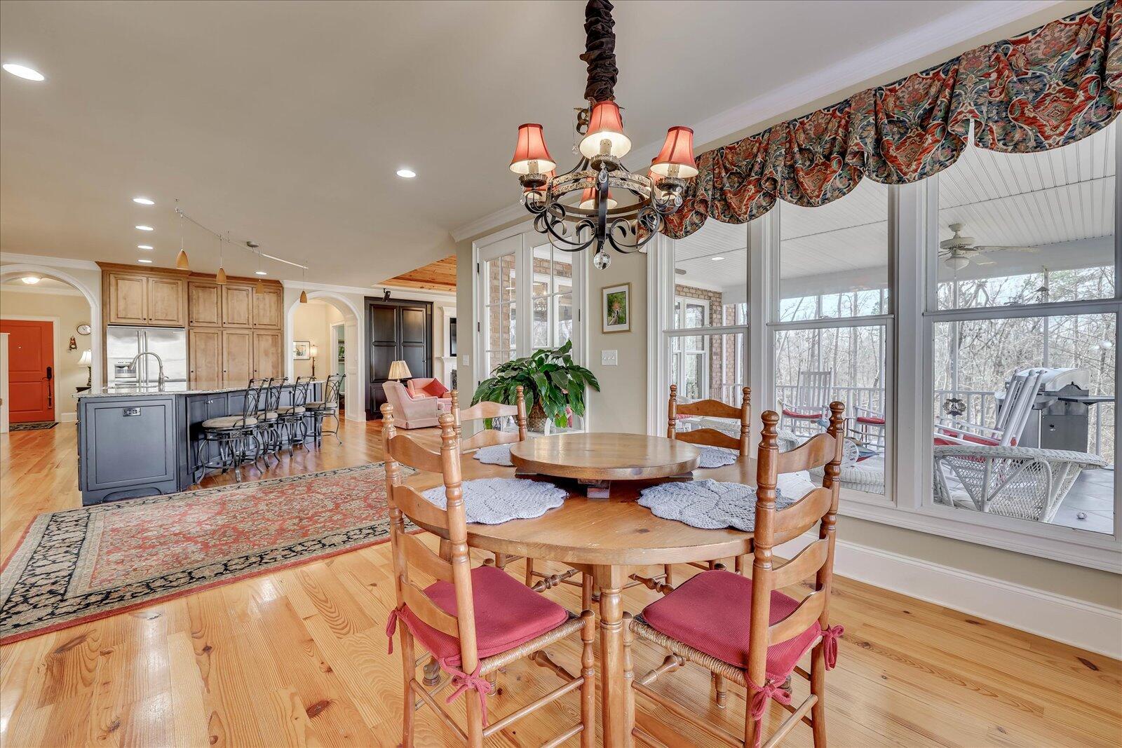 250 CRESTRIDGE Drive