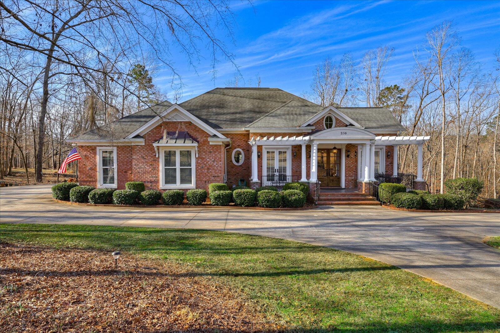 250 CRESTRIDGE Drive