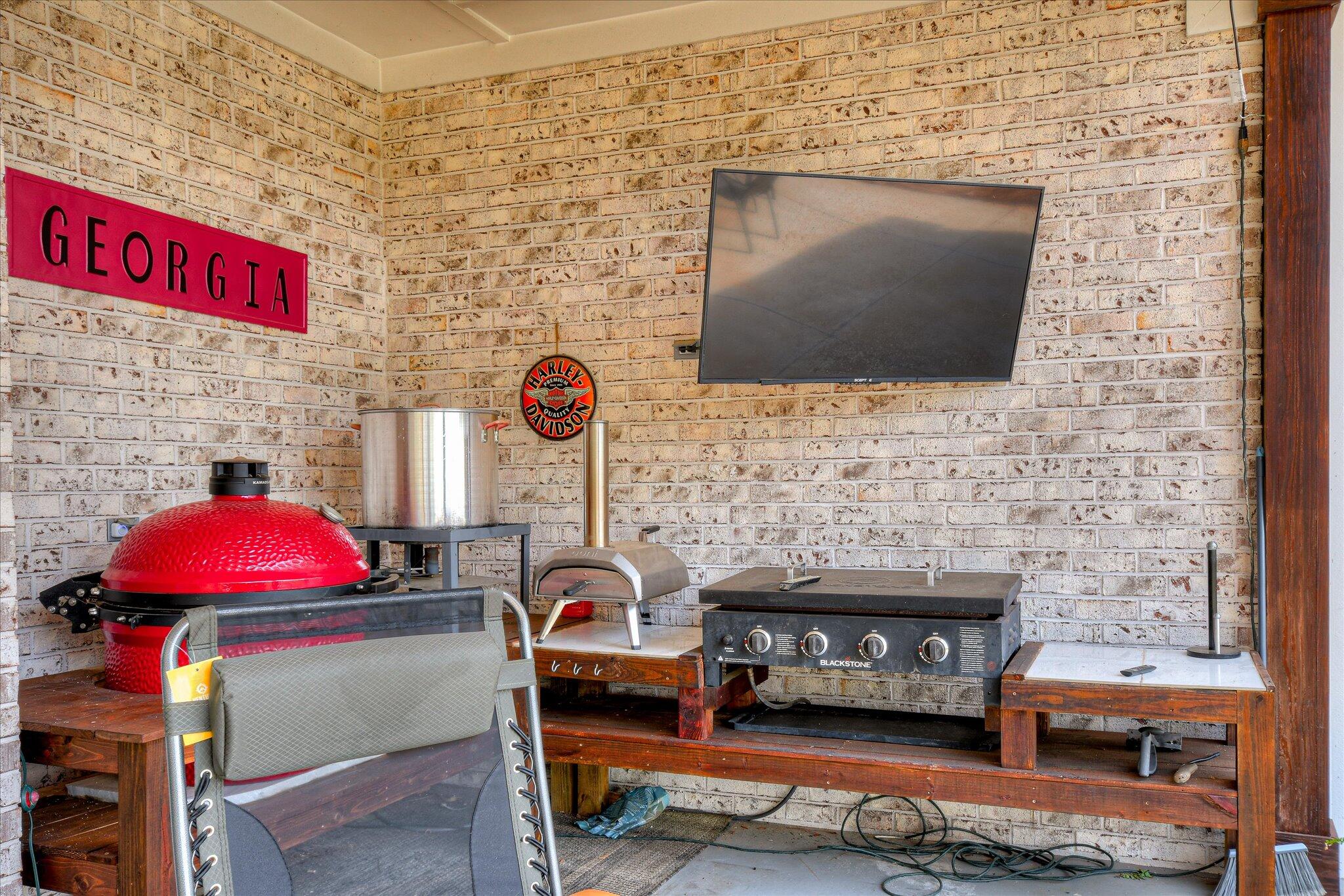 1403 SPREAD OAK Road