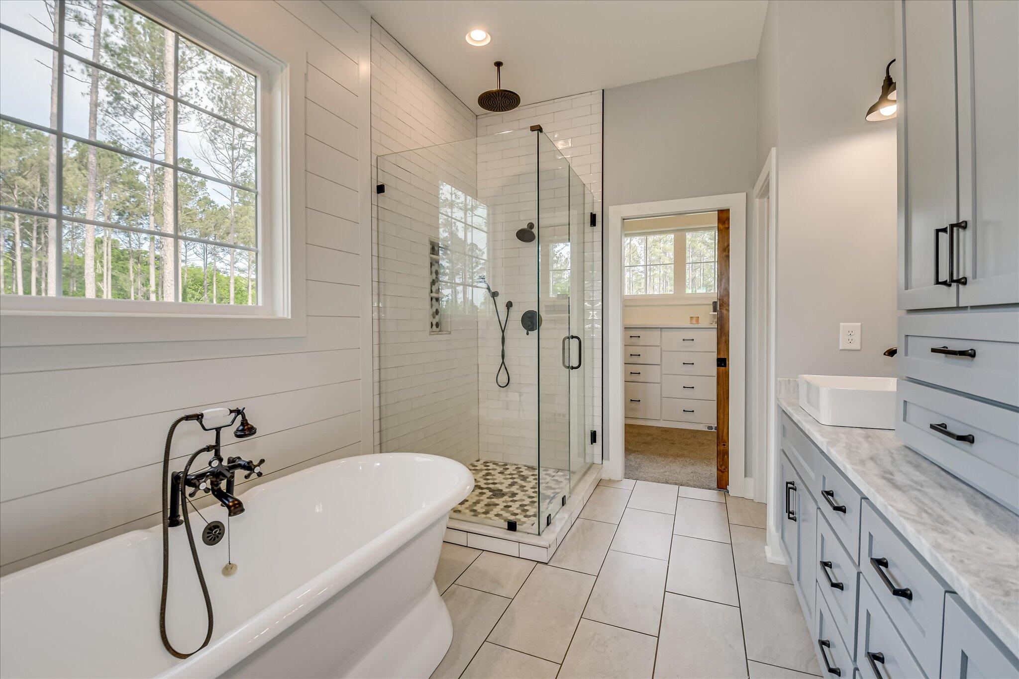 1403 SPREAD OAK Road