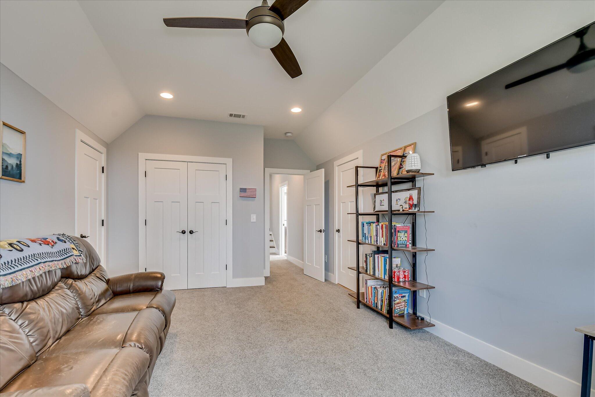 1403 SPREAD OAK Road