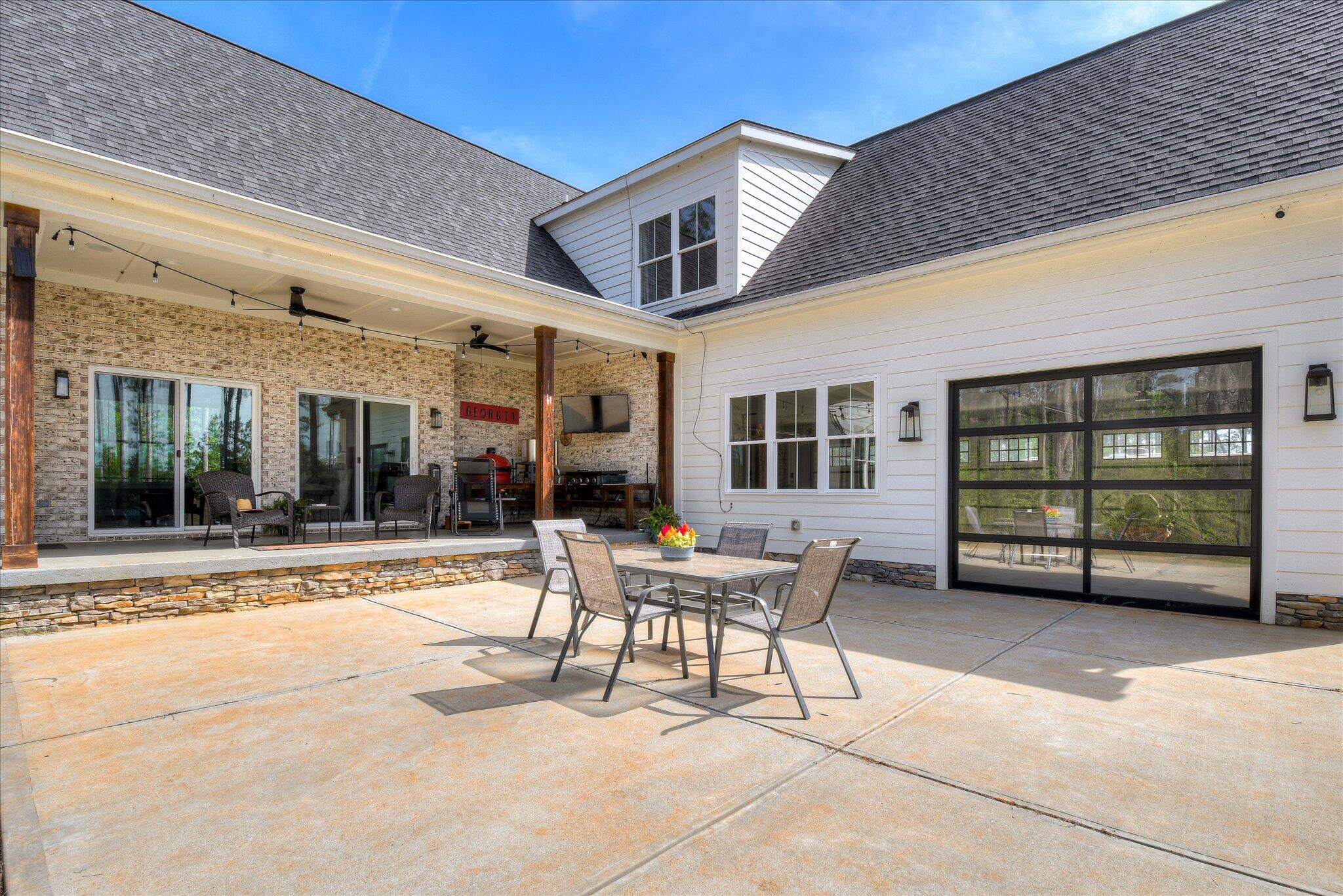 1403 SPREAD OAK Road