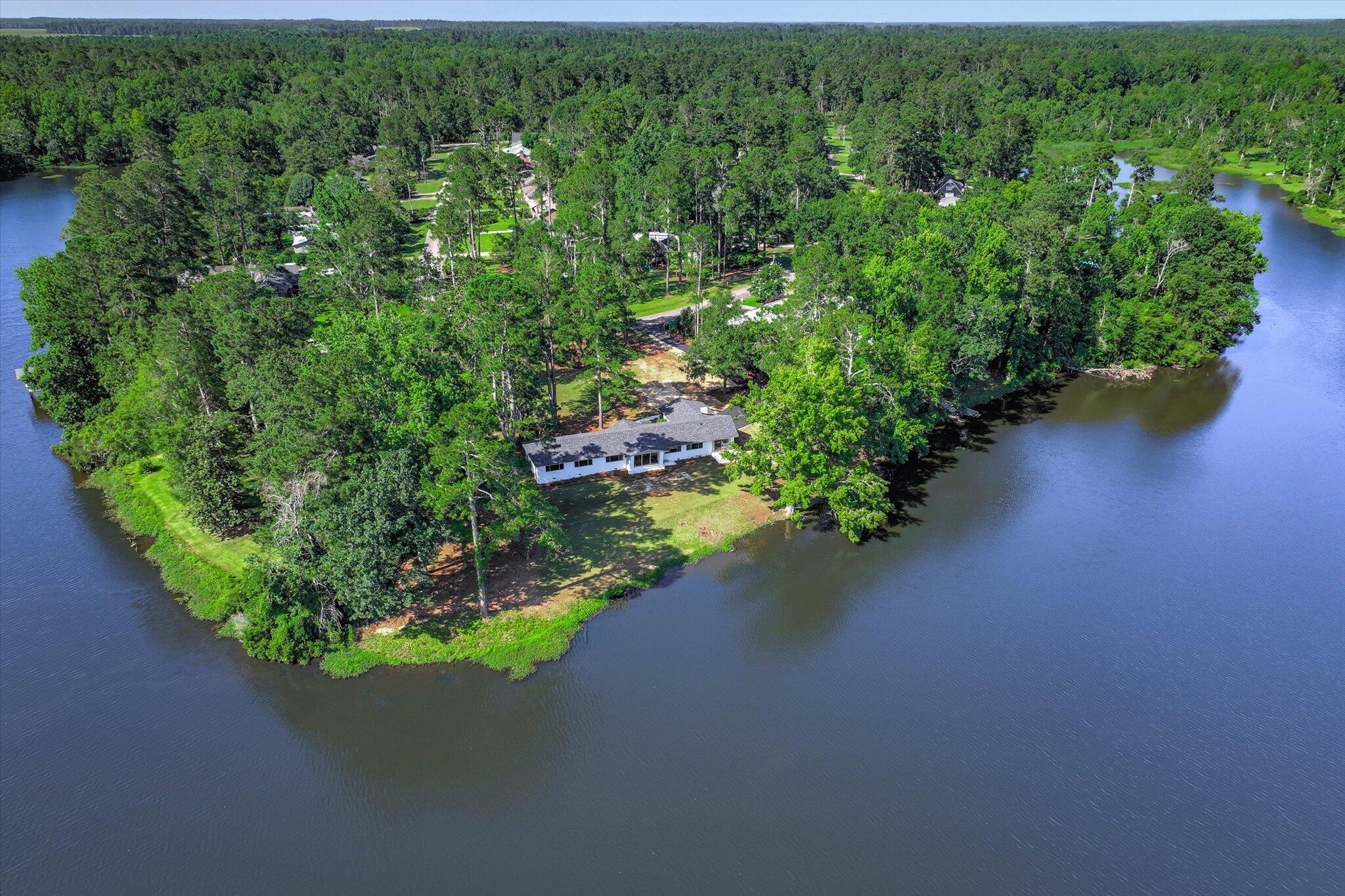 118 Lake Bluff Drive