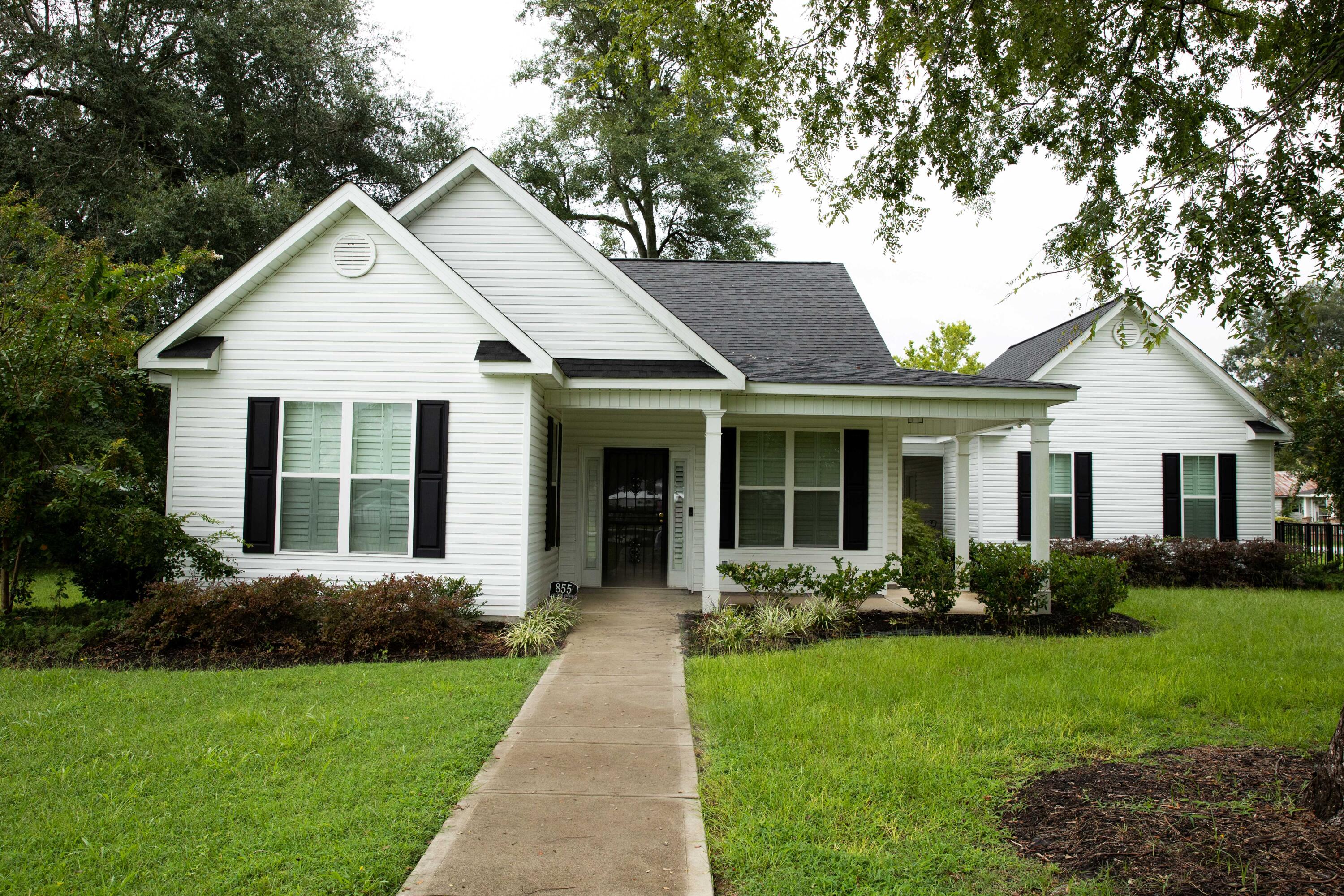 855 Academy Avenue, Waynesboro