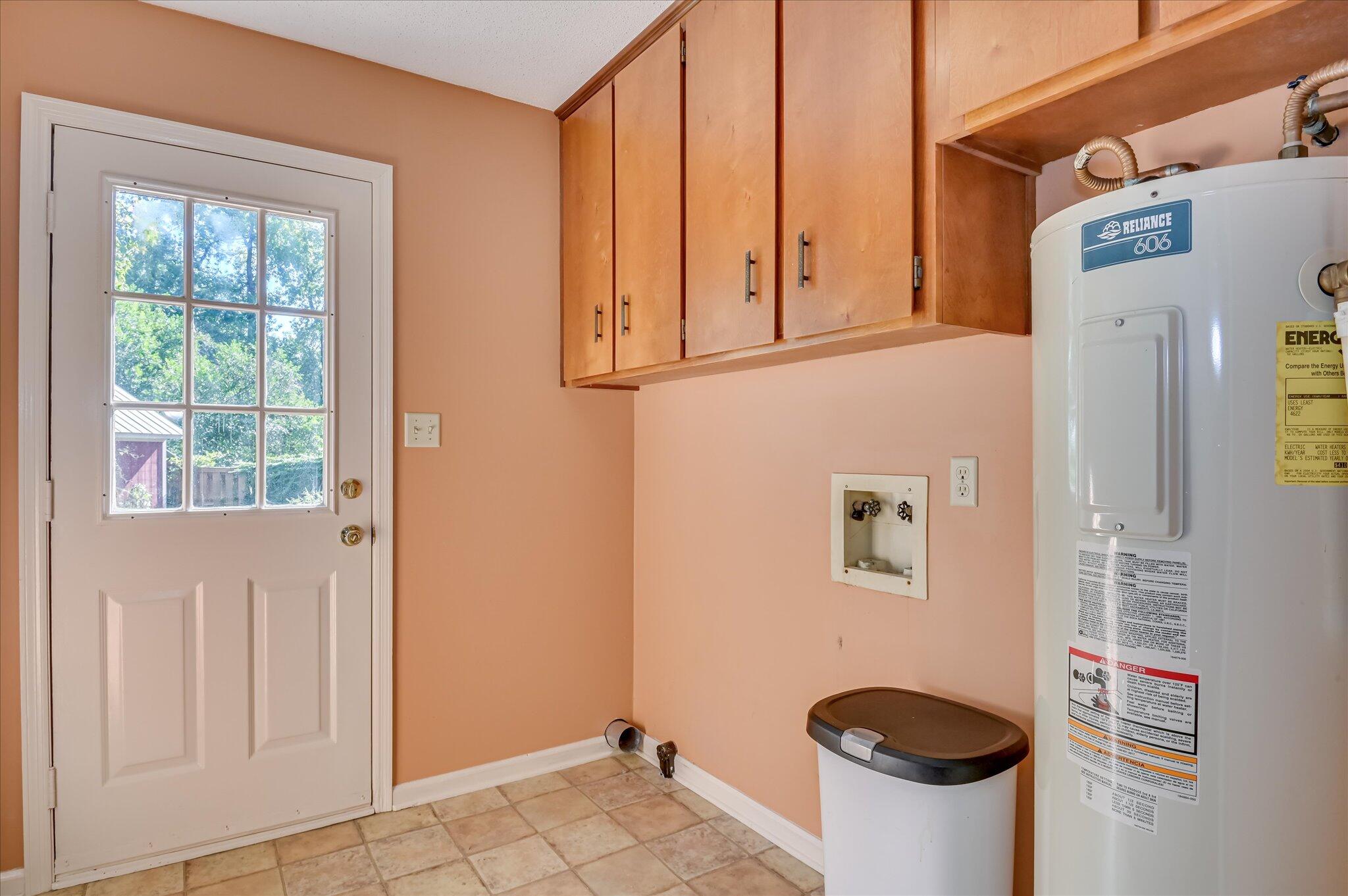 212 Oak Lane, Waynesboro