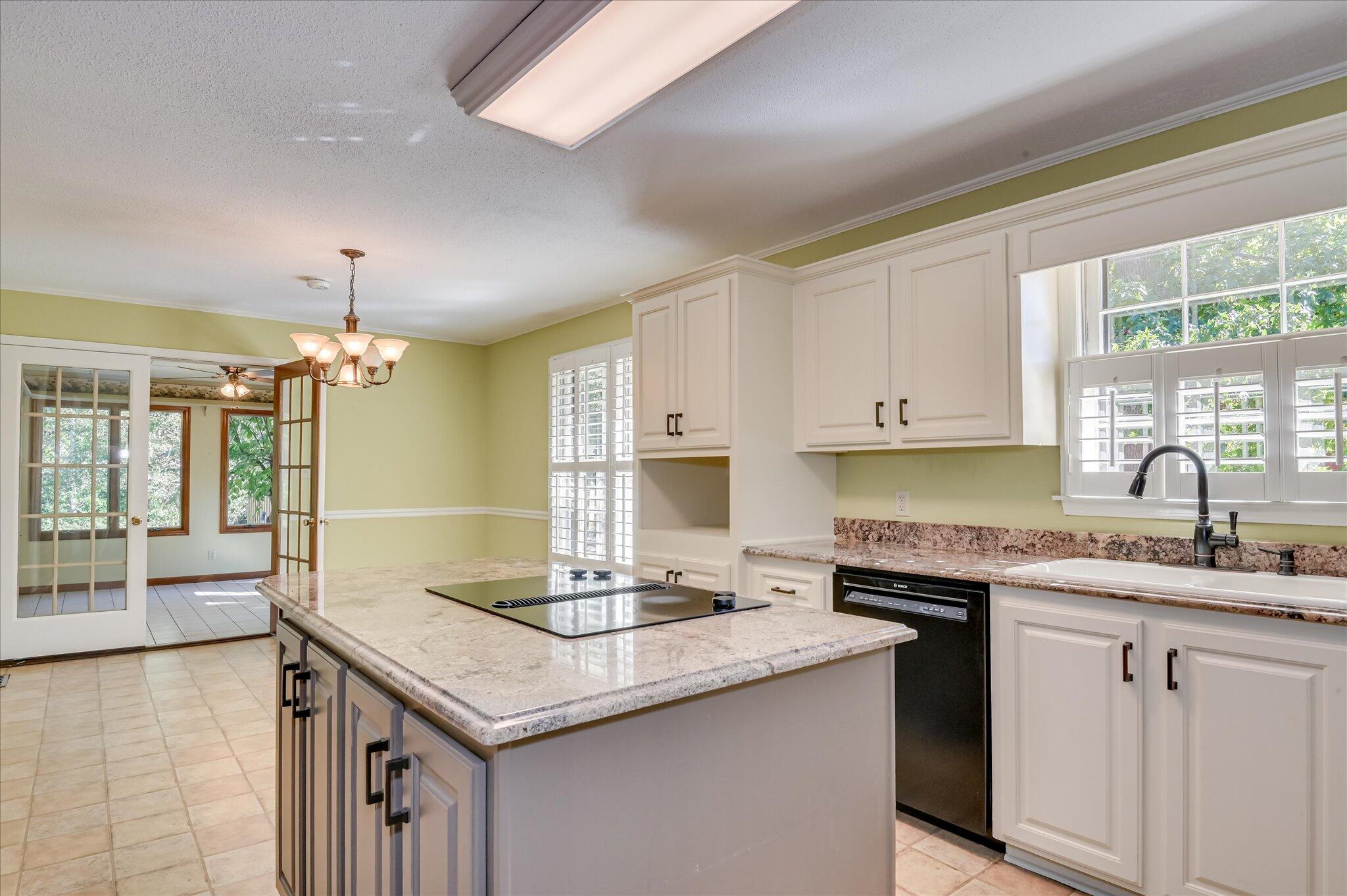 212 Oak Lane, Waynesboro