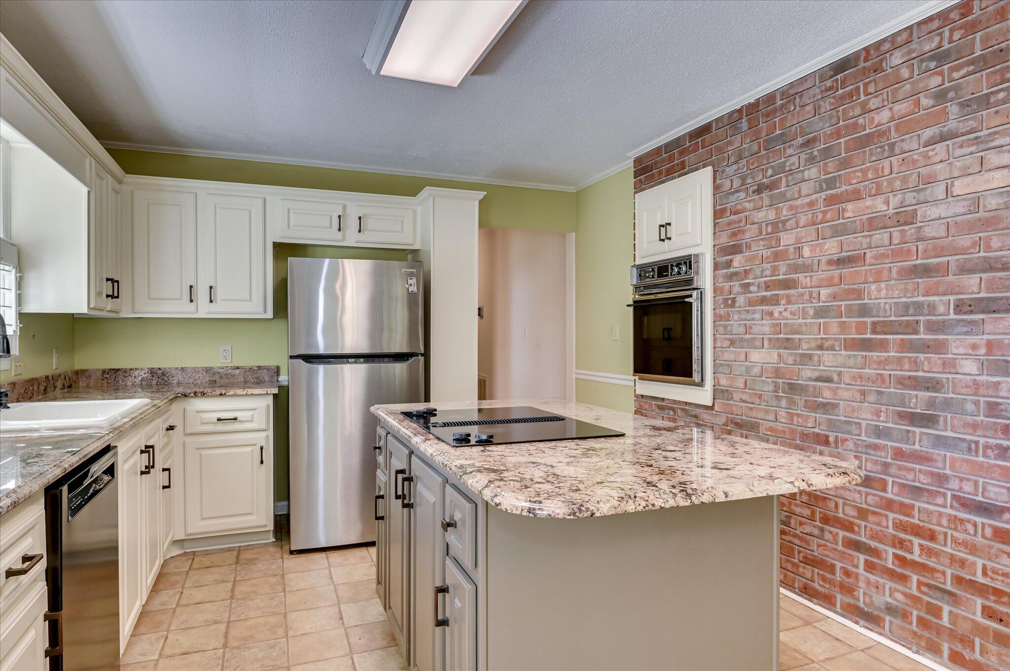 212 Oak Lane, Waynesboro