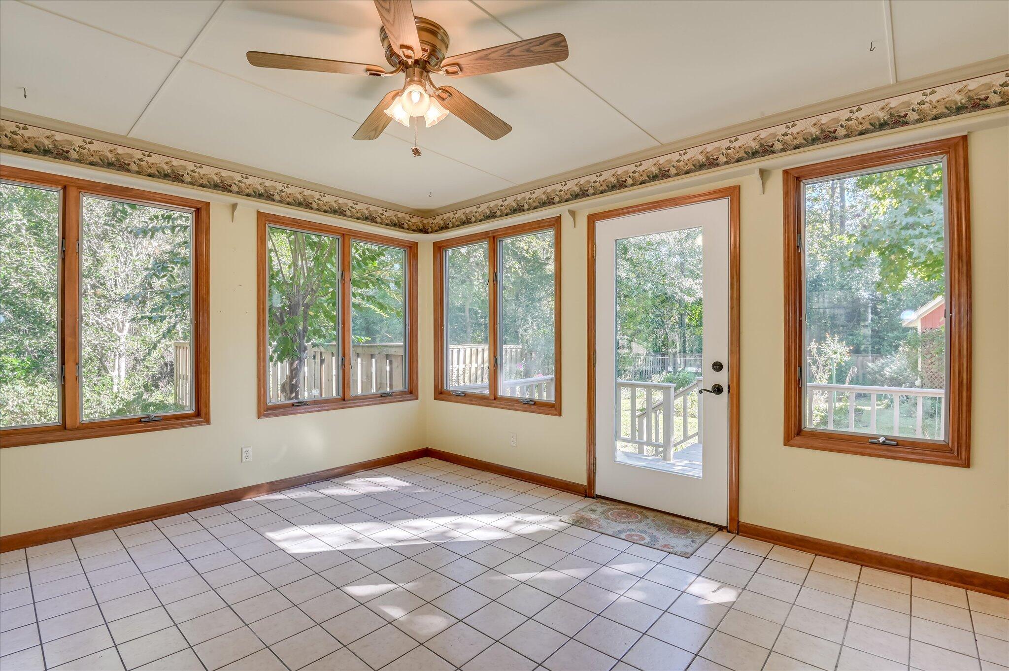 212 Oak Lane, Waynesboro