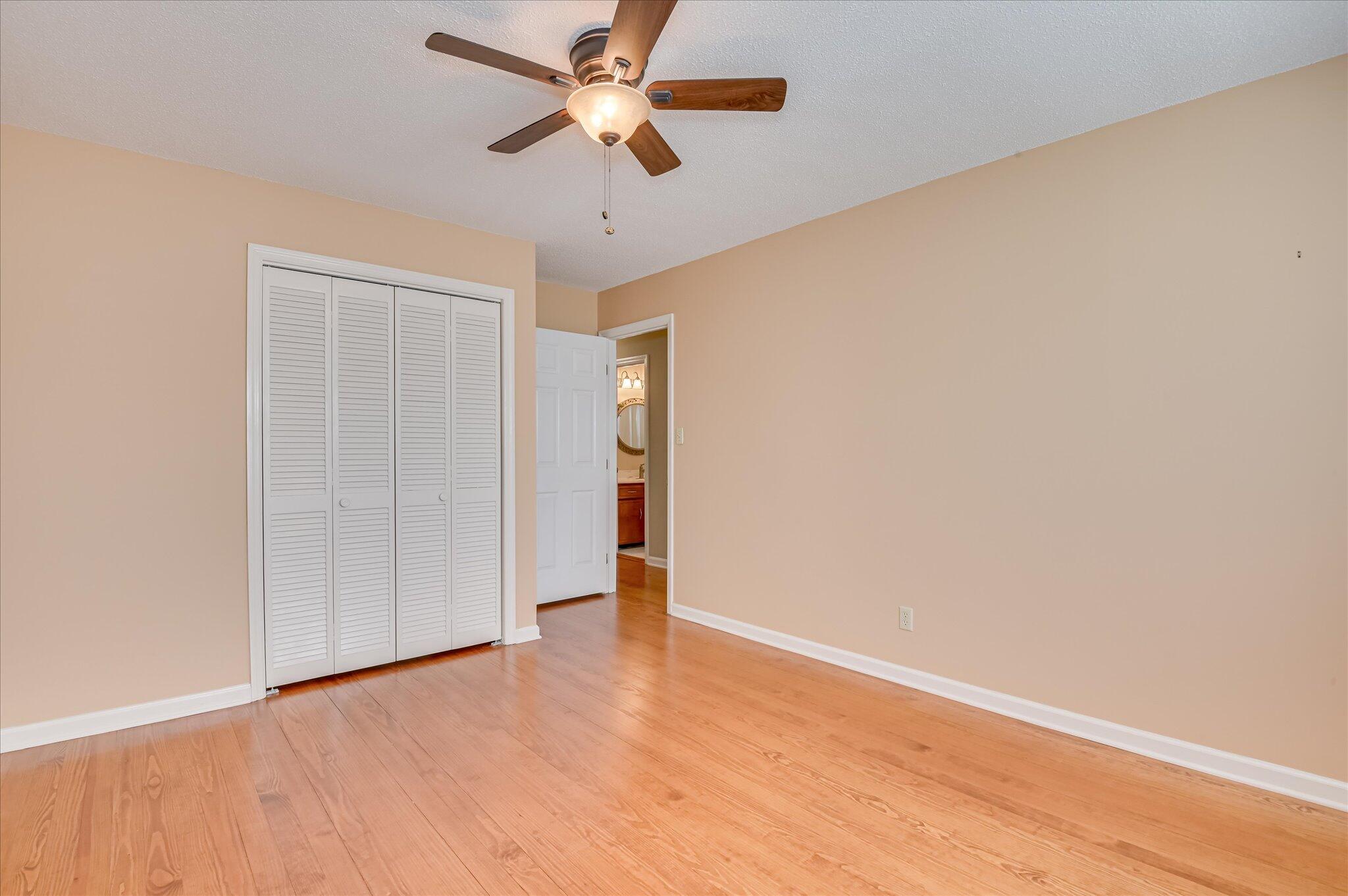 212 Oak Lane, Waynesboro