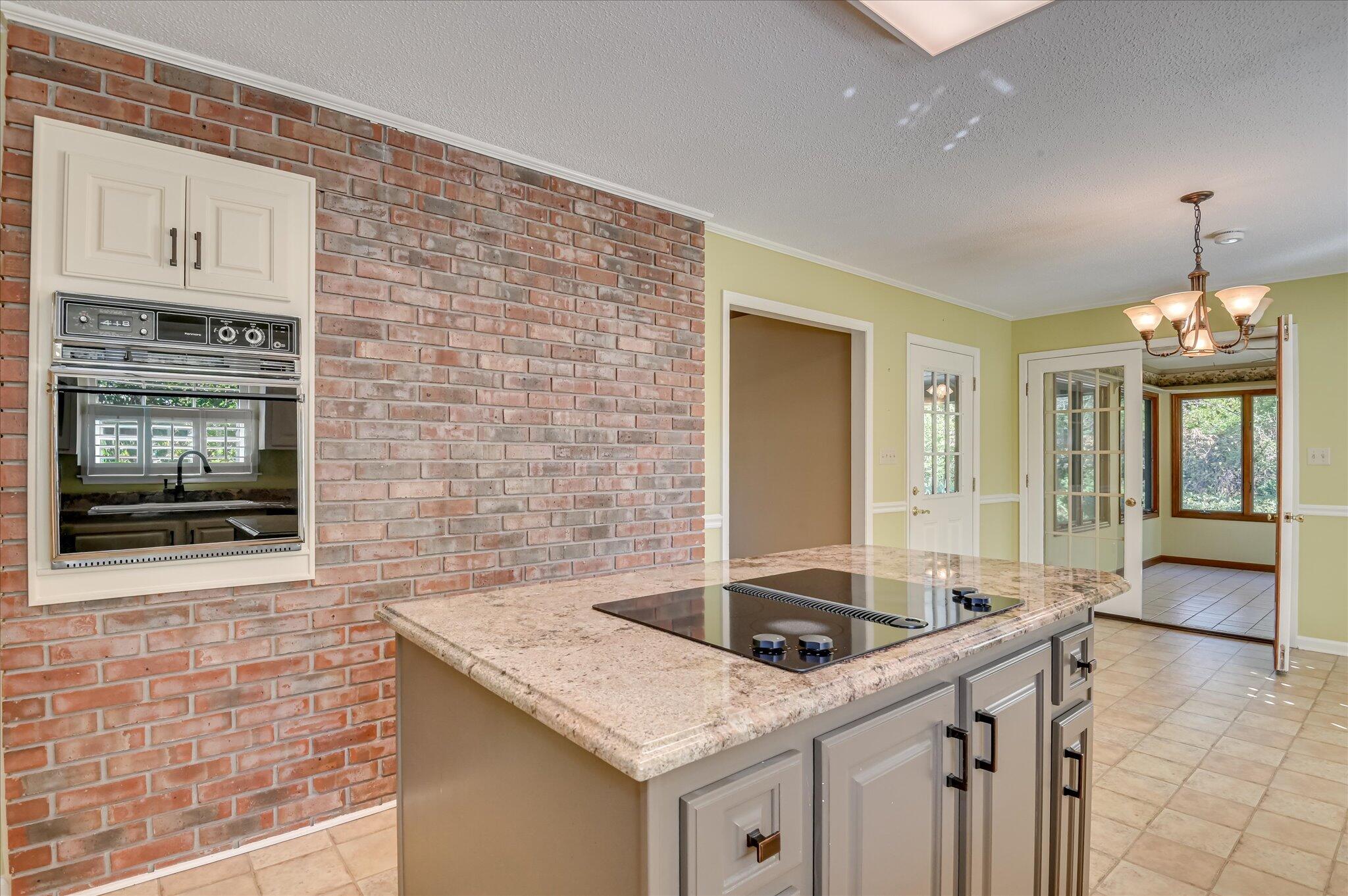 212 Oak Lane, Waynesboro