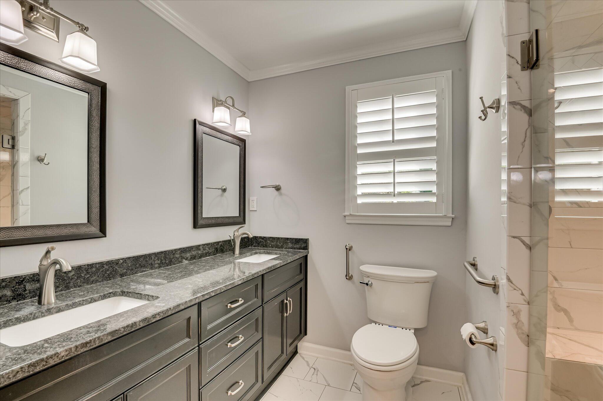 212 Oak Lane, Waynesboro