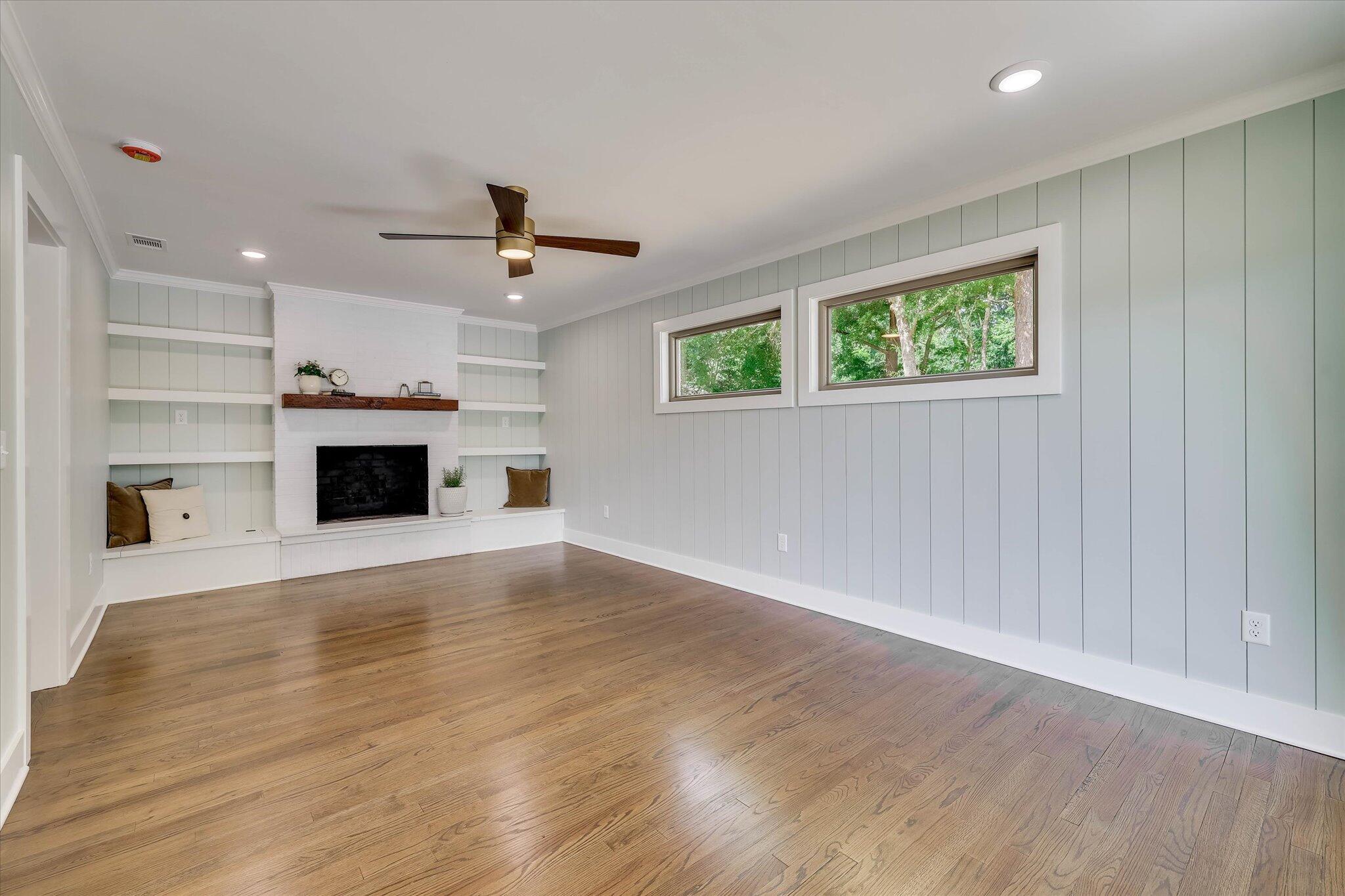 118 Lake Bluff Drive