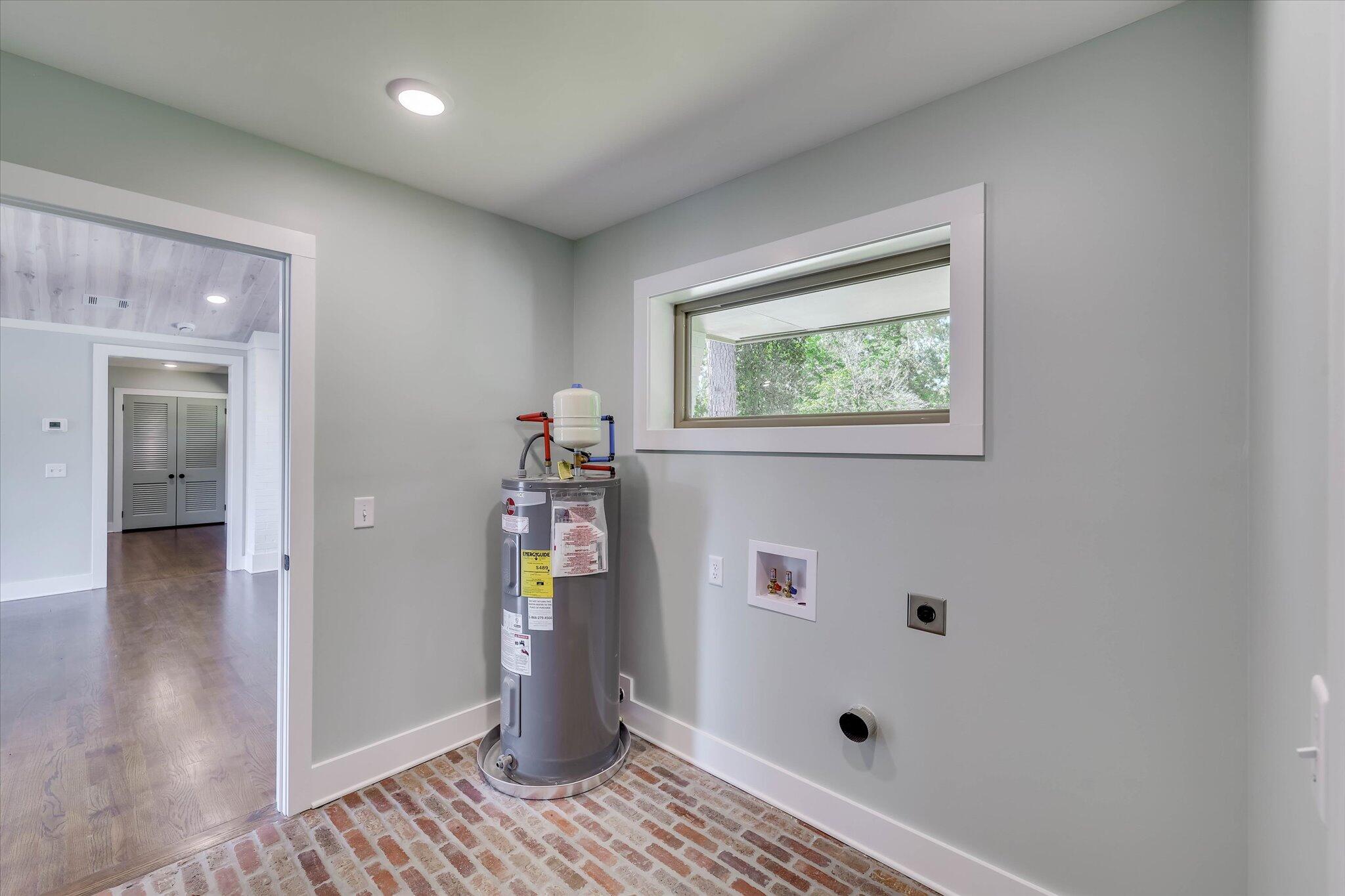 118 Lake Bluff Drive