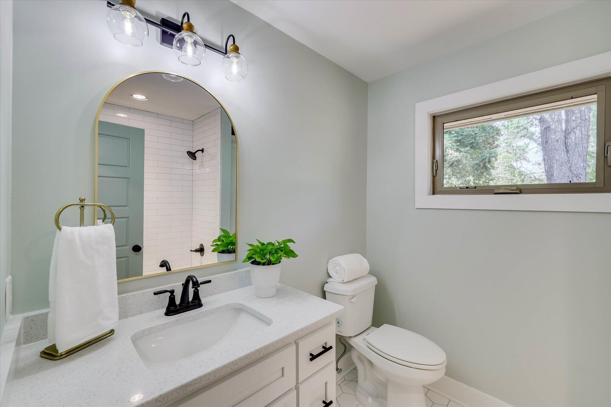 118 Lake Bluff Drive