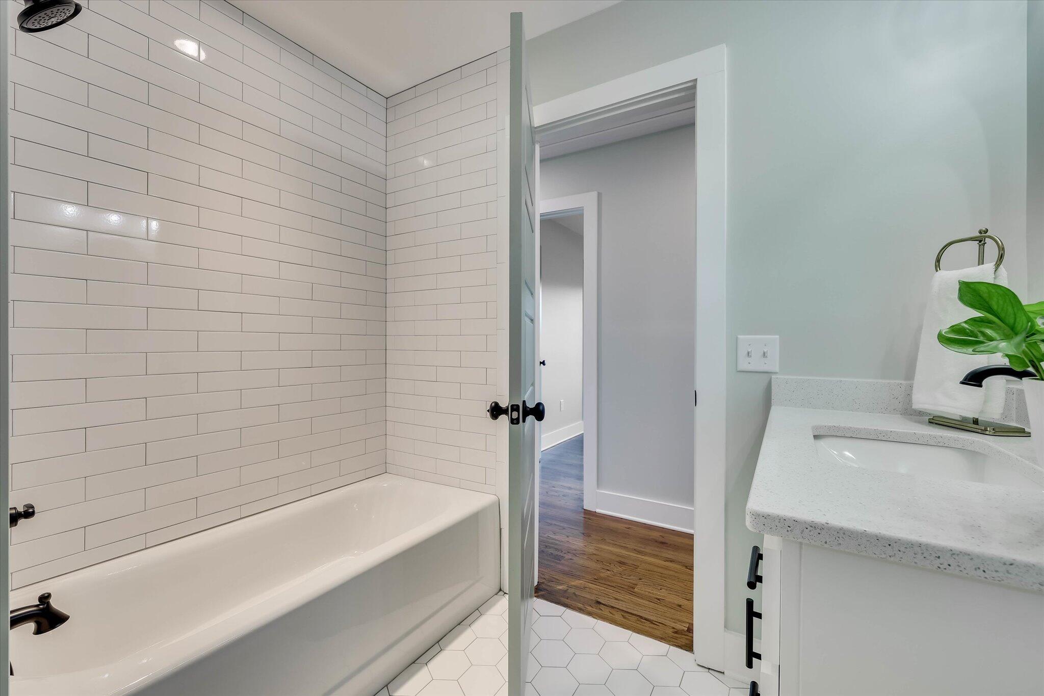 118 Lake Bluff Drive