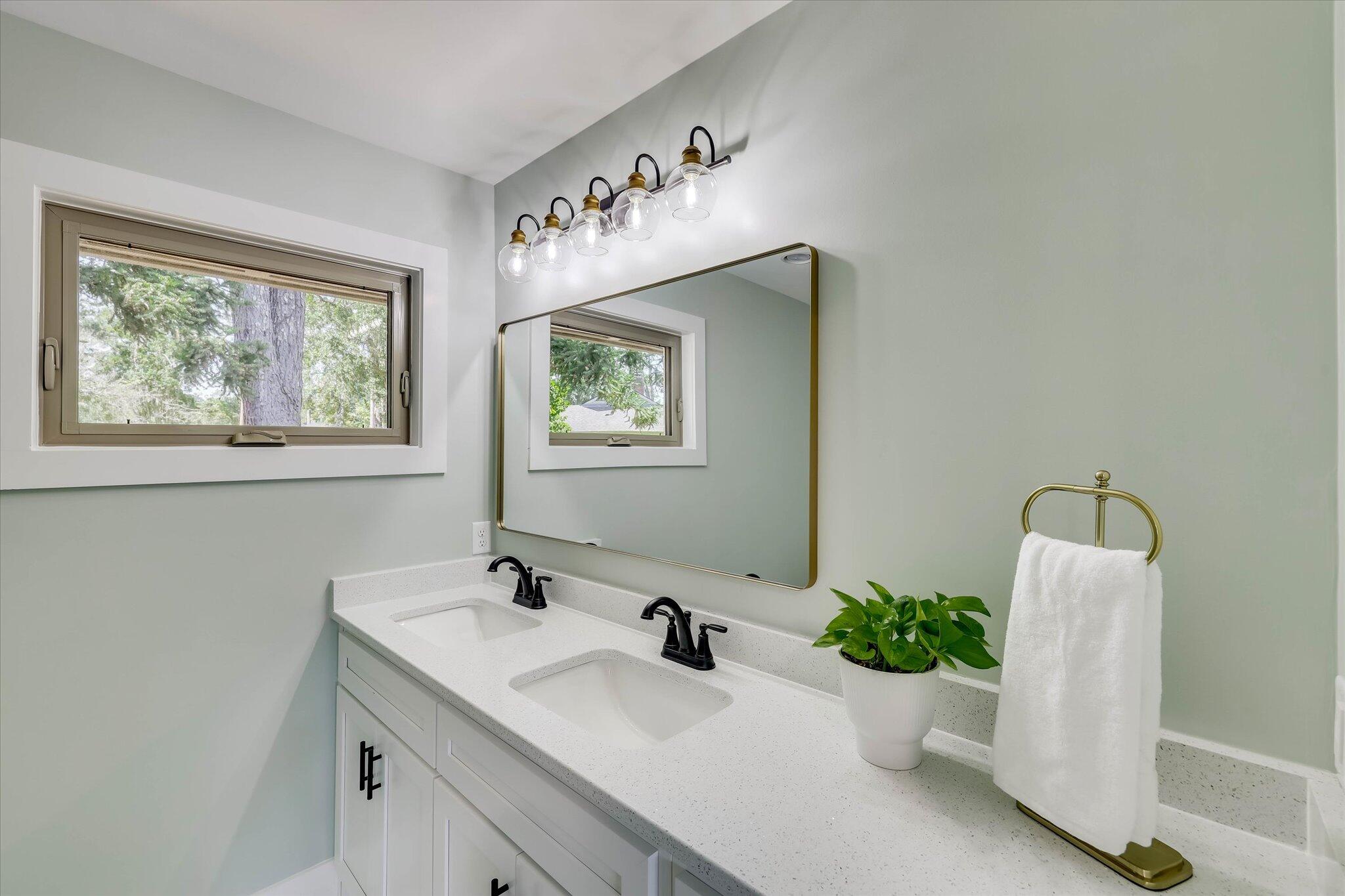 118 Lake Bluff Drive