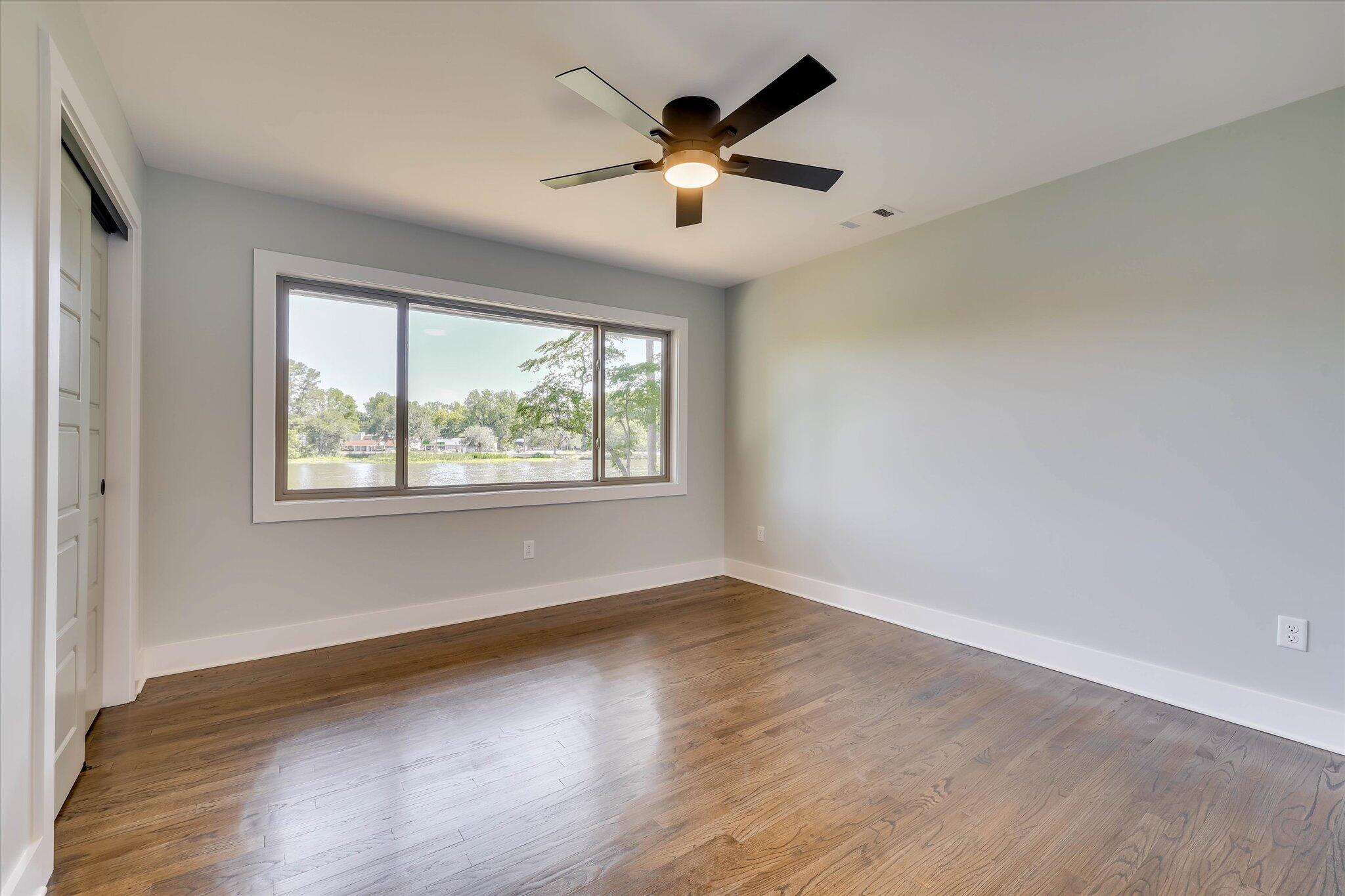 118 Lake Bluff Drive