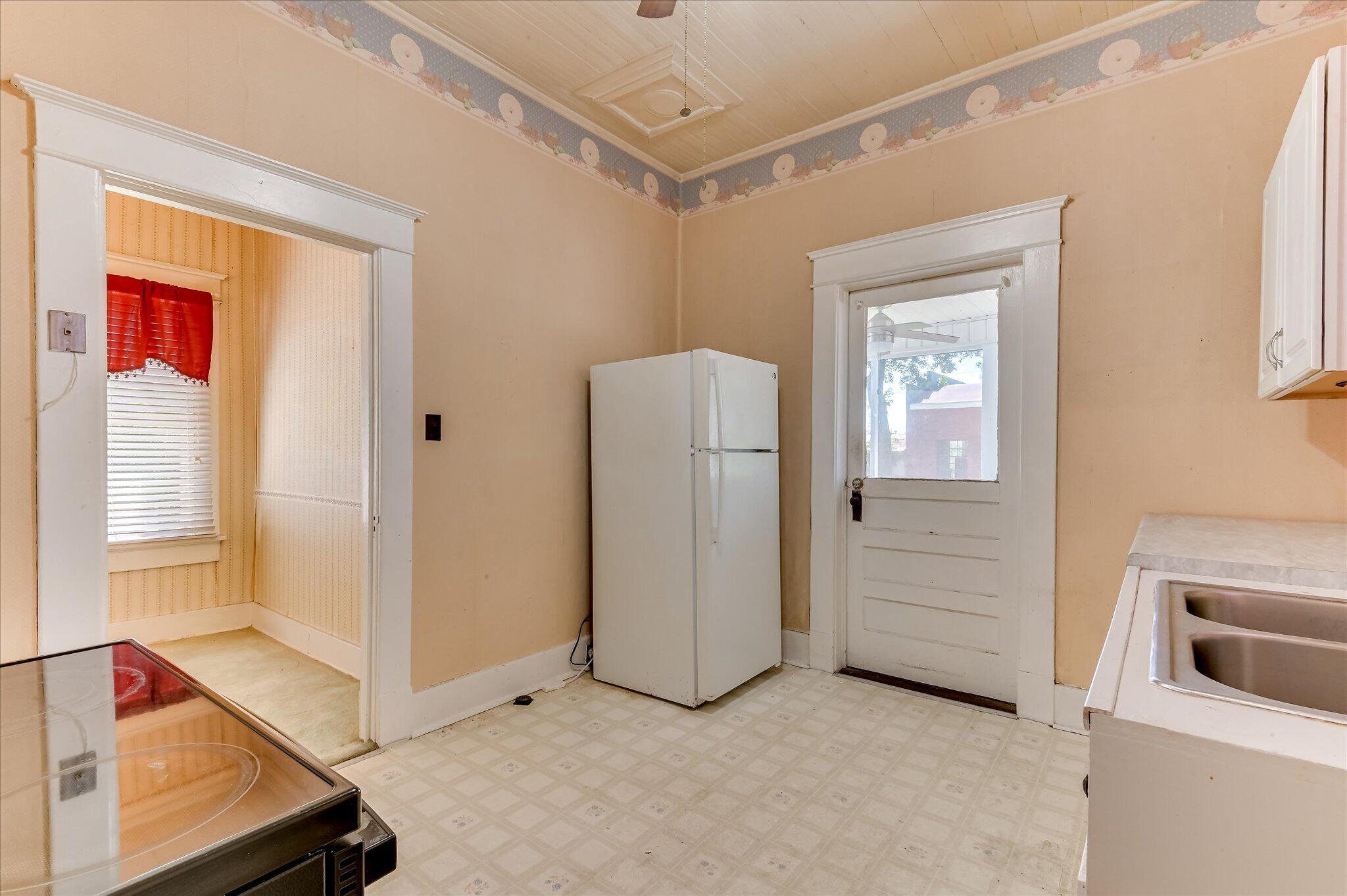 110 E 8th Street
