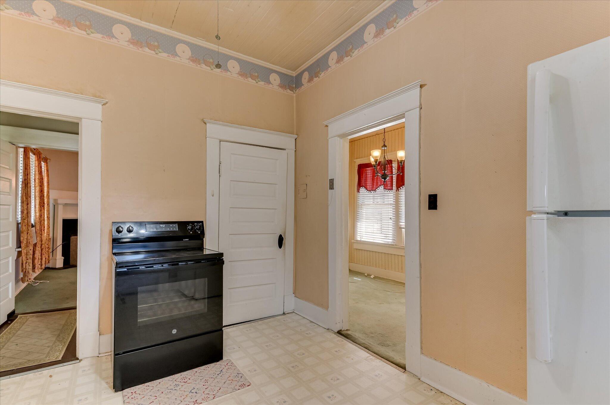 110 E 8th Street