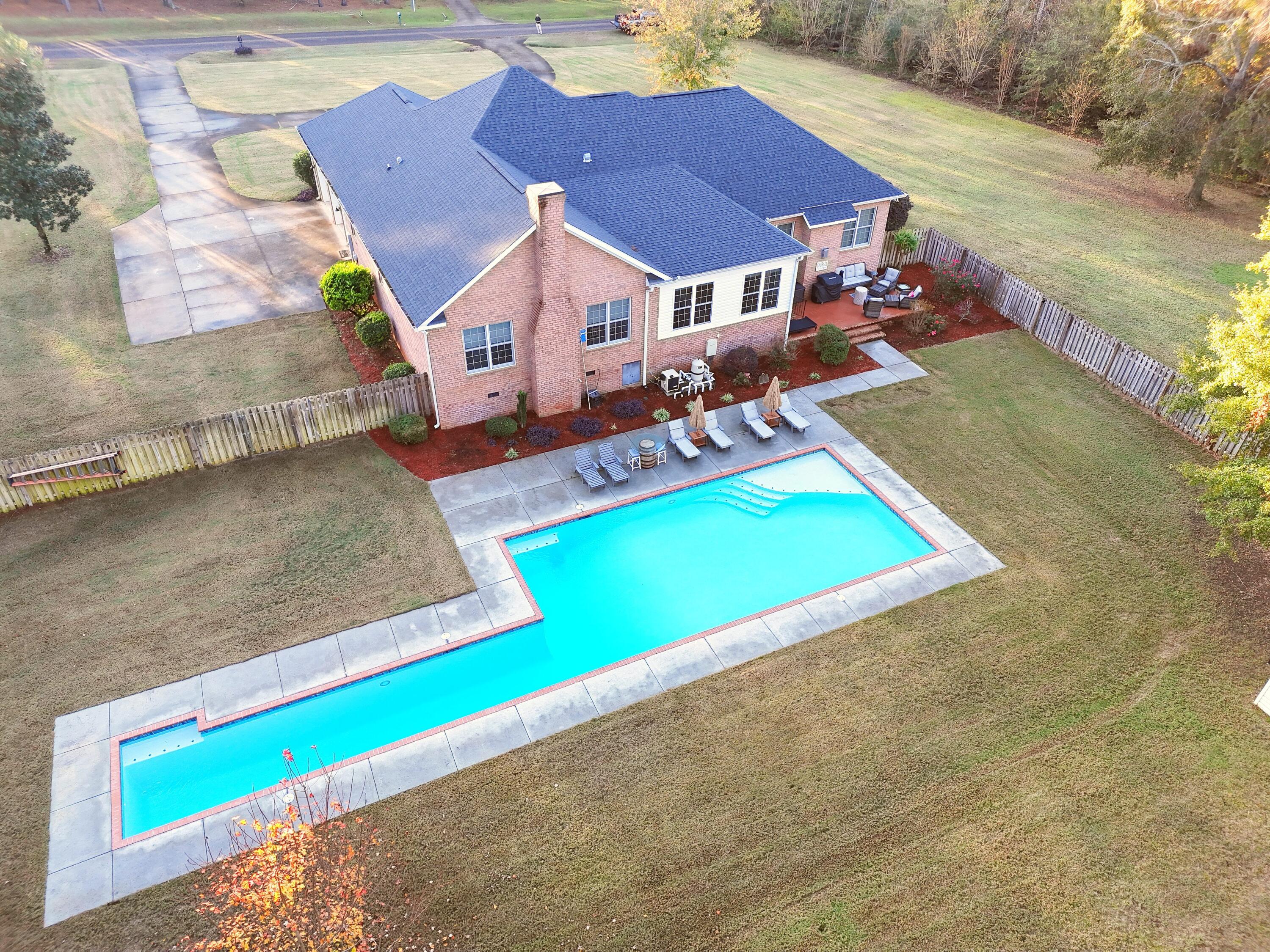 218 Crestridge Drive