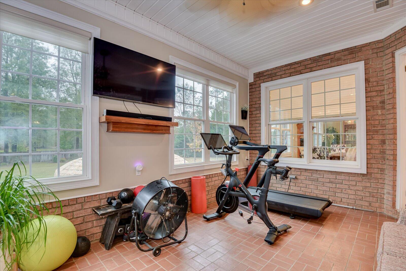 218 Crestridge Drive