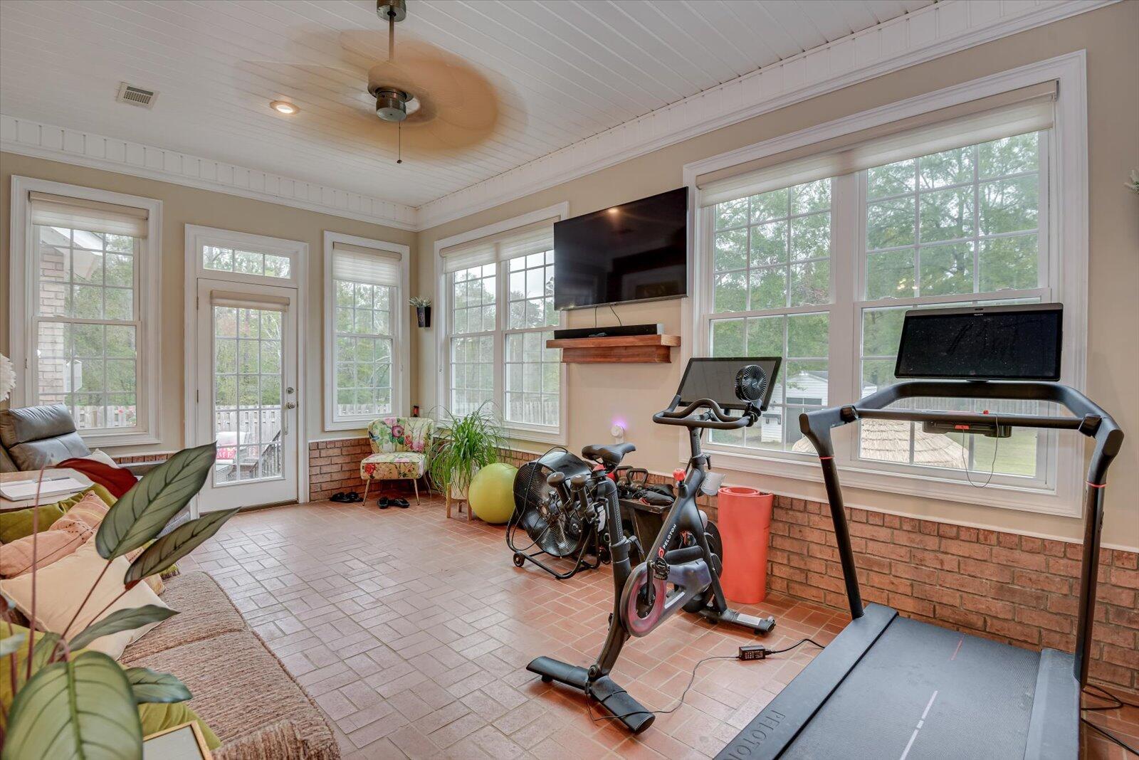 218 Crestridge Drive