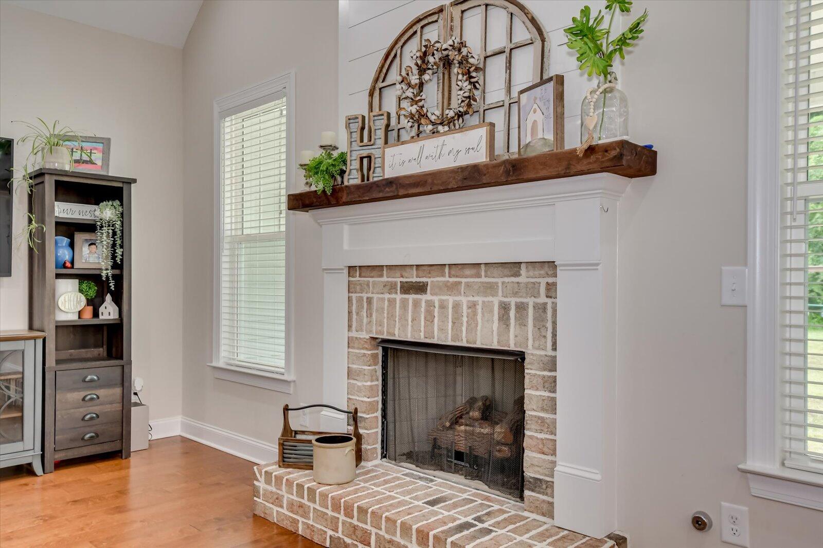 127 Meadowview Lane