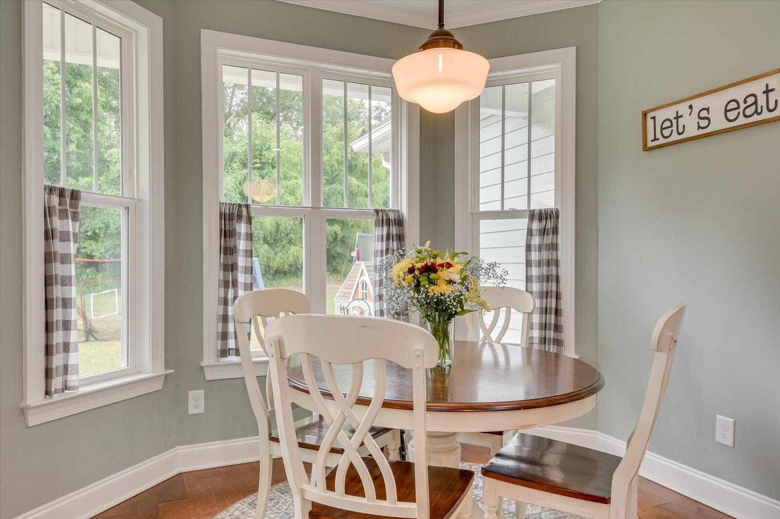 127 Meadowview Lane