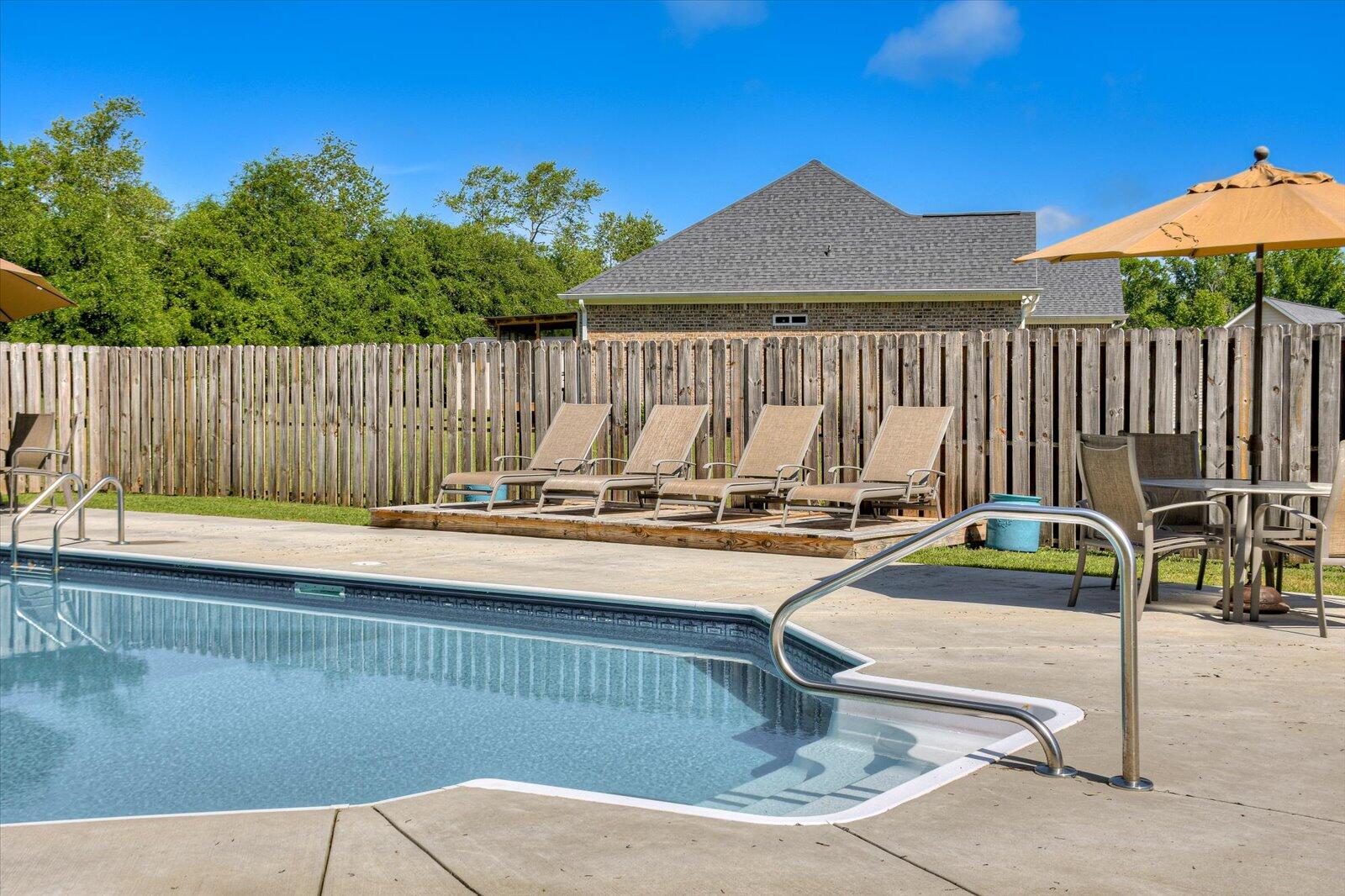 127 Meadowview Lane