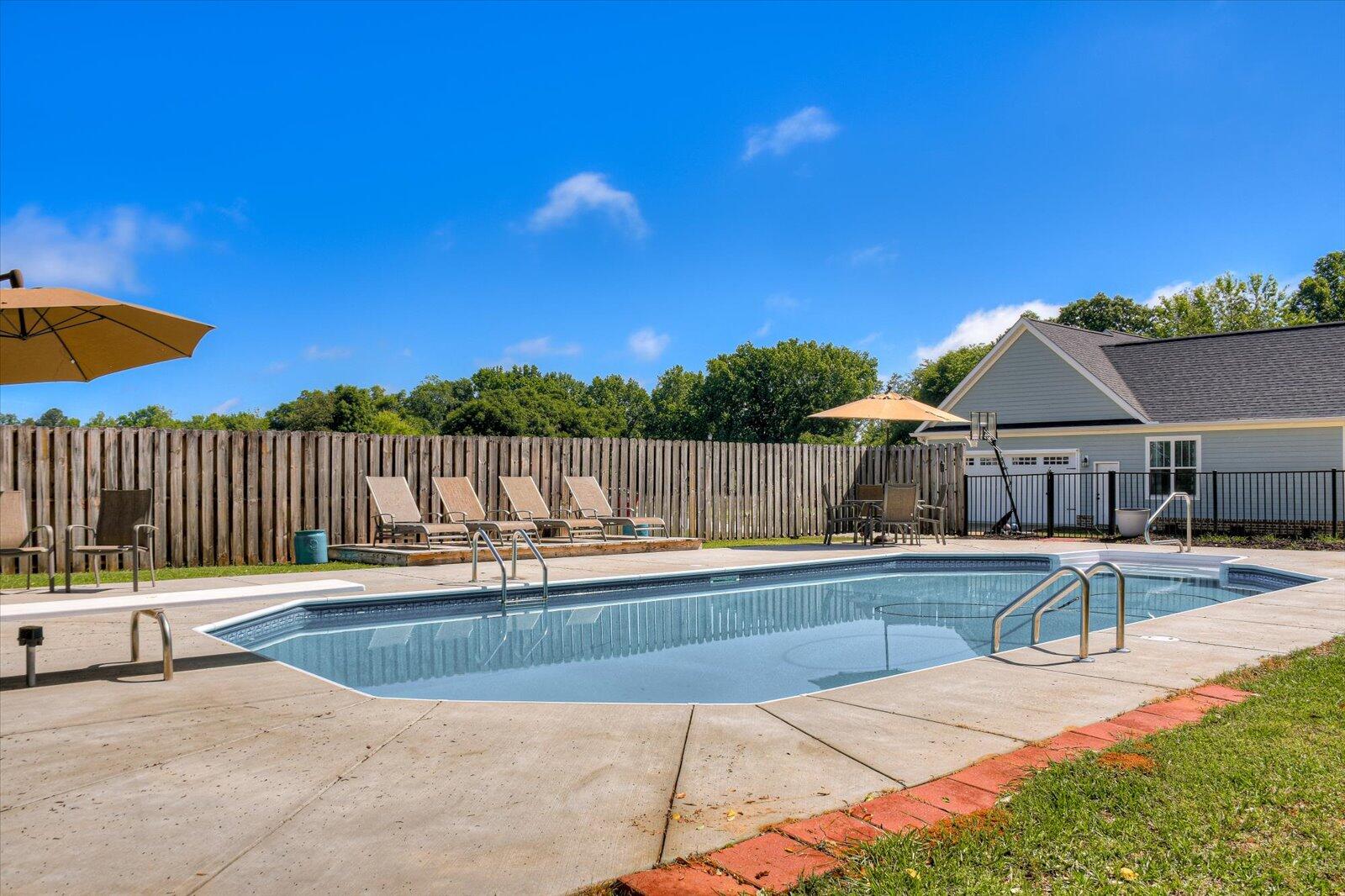 127 Meadowview Lane