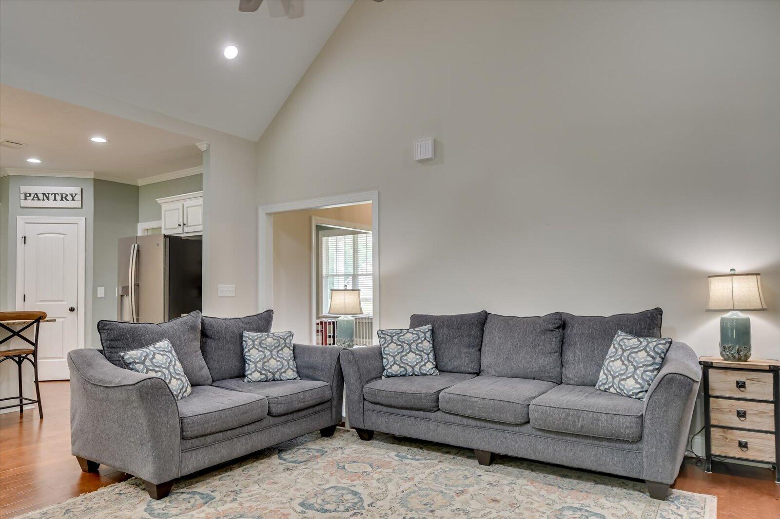 127 Meadowview Lane